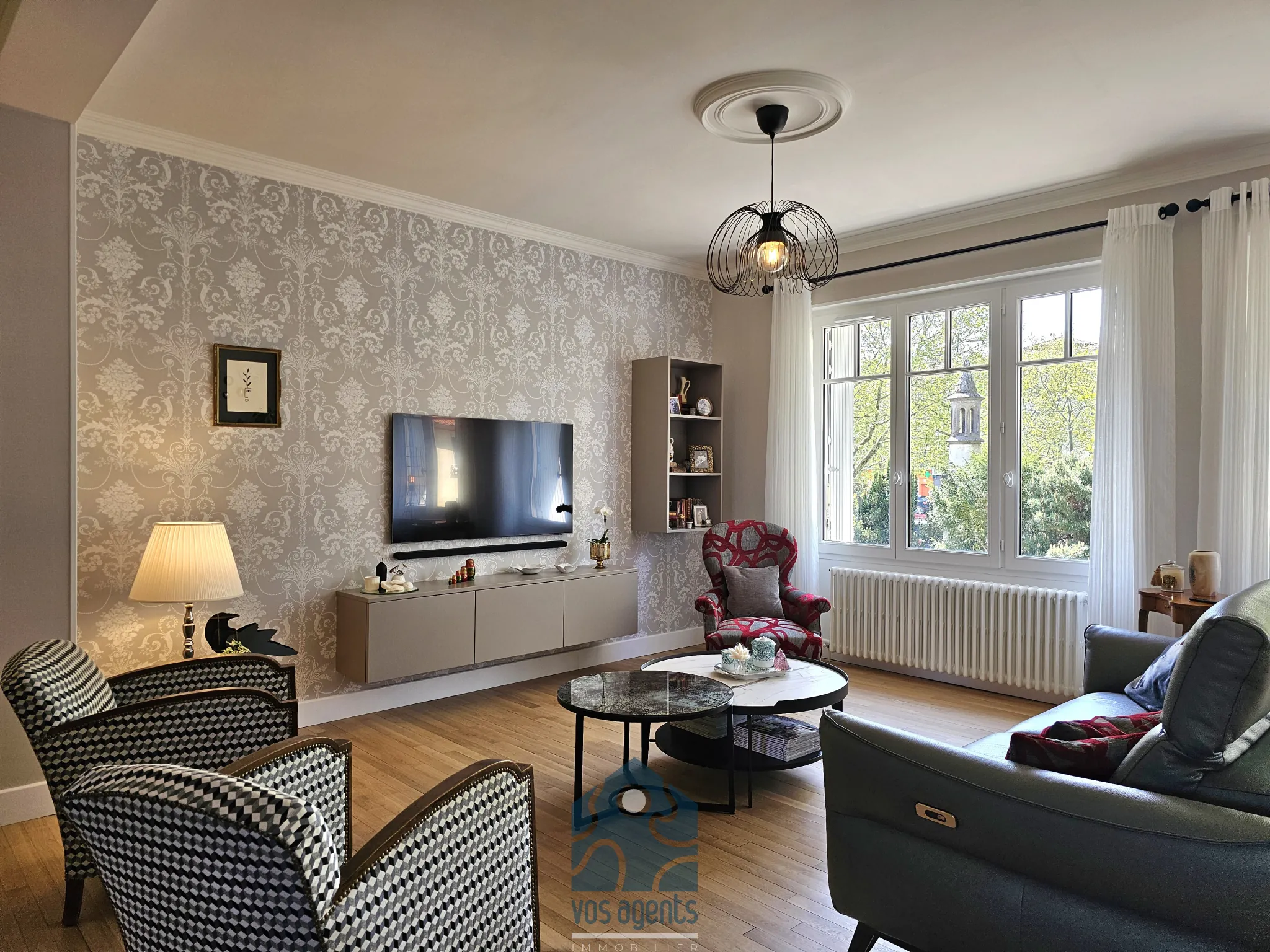 Magnifique maison rénovée de 200m² à Gannat avec cour et garage 