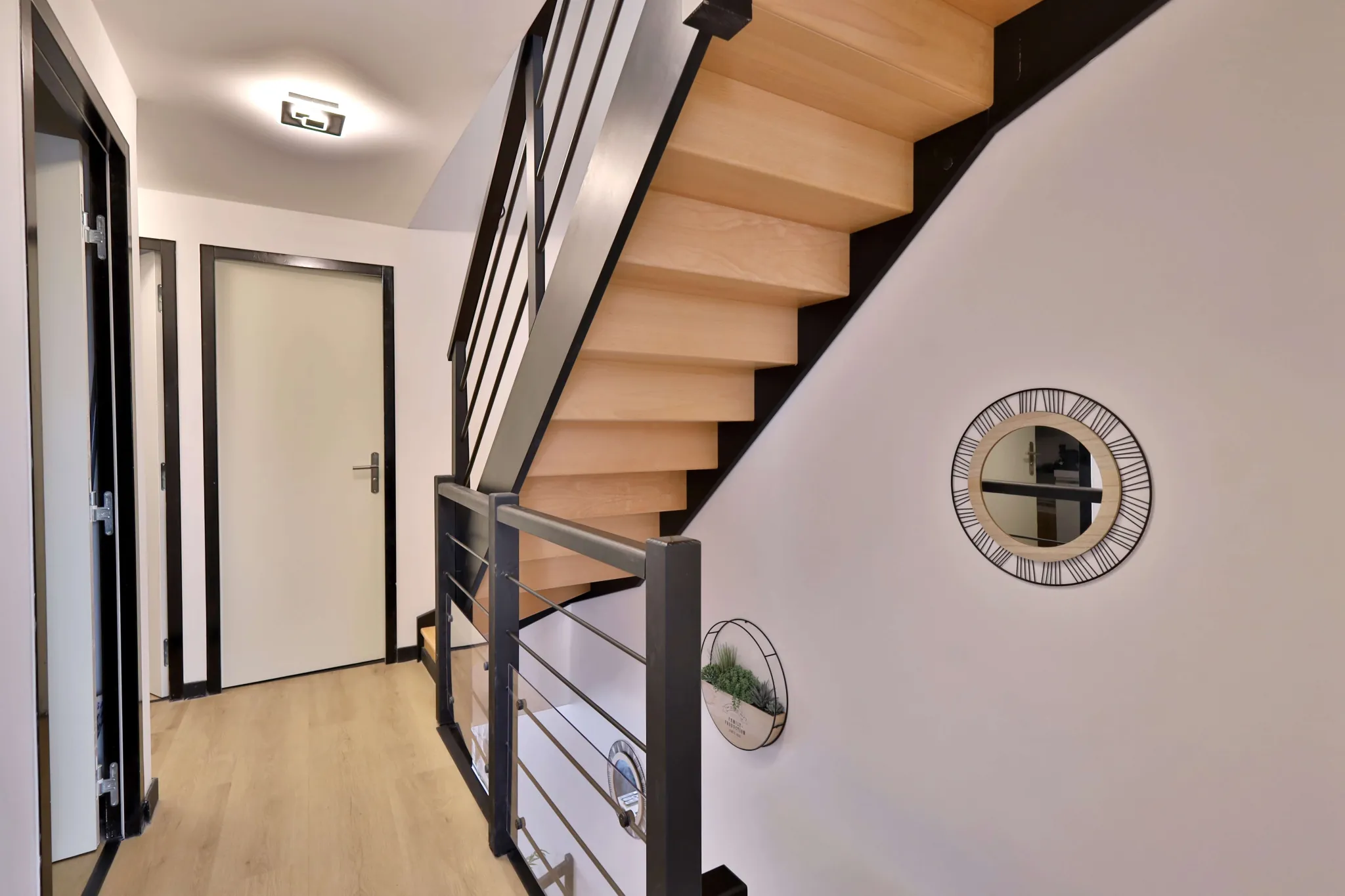 Vente appartement triplex à Oytier Saint Oblas de 94,85 m² avec terrasse et parking 