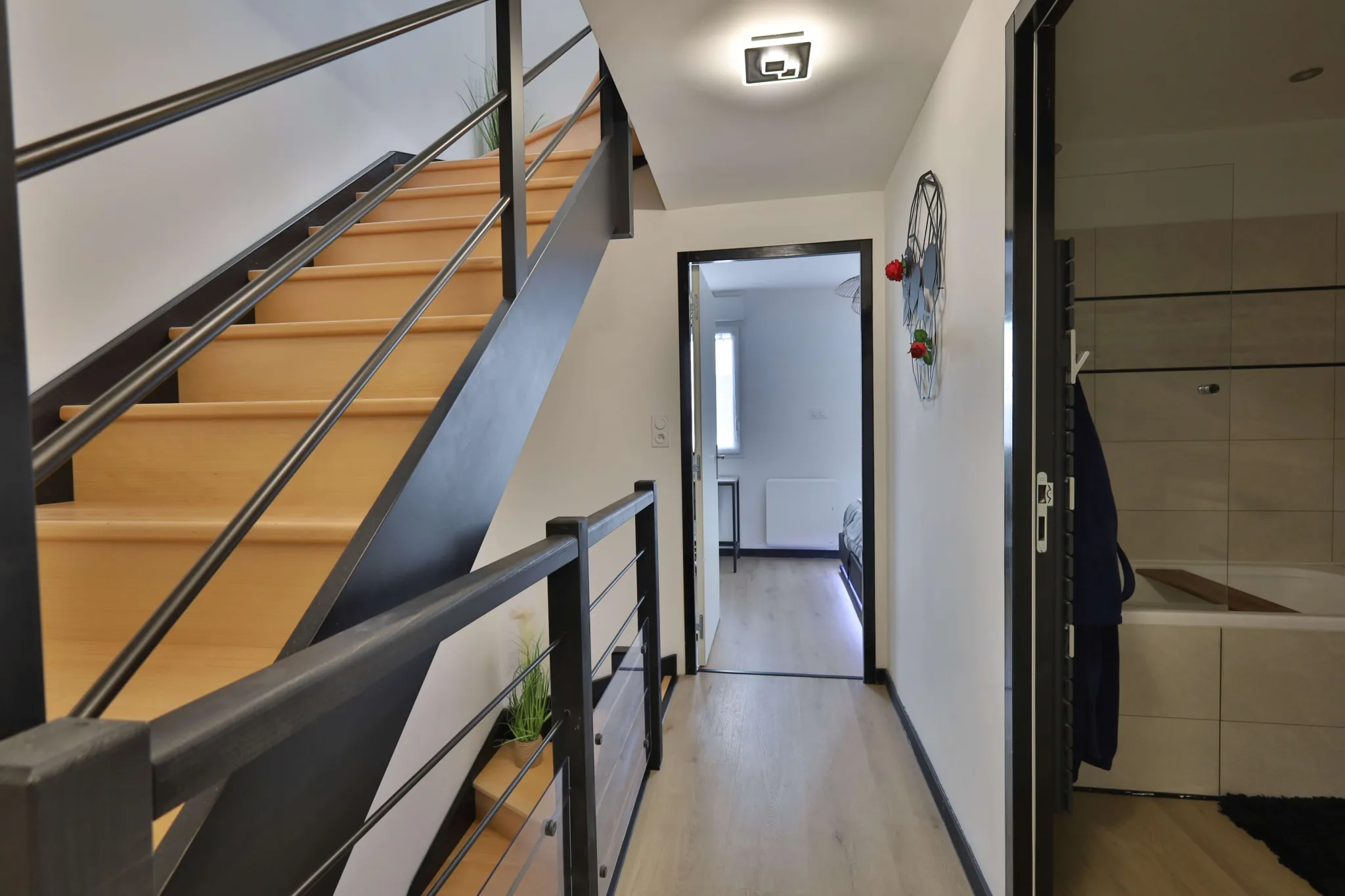 Vente appartement triplex à Oytier Saint Oblas de 94,85 m² avec terrasse et parking 