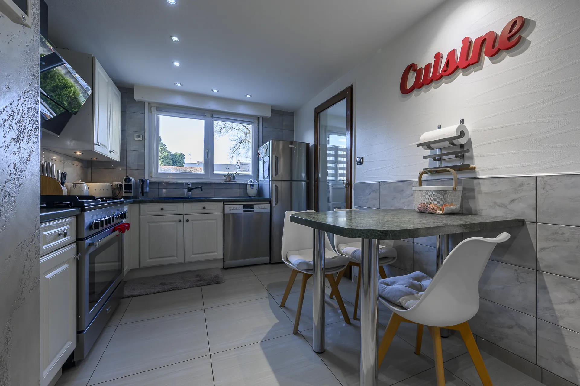 Appartement 5 pièces à Strasbourg Neuhof Village avec balcon, cave et garage 