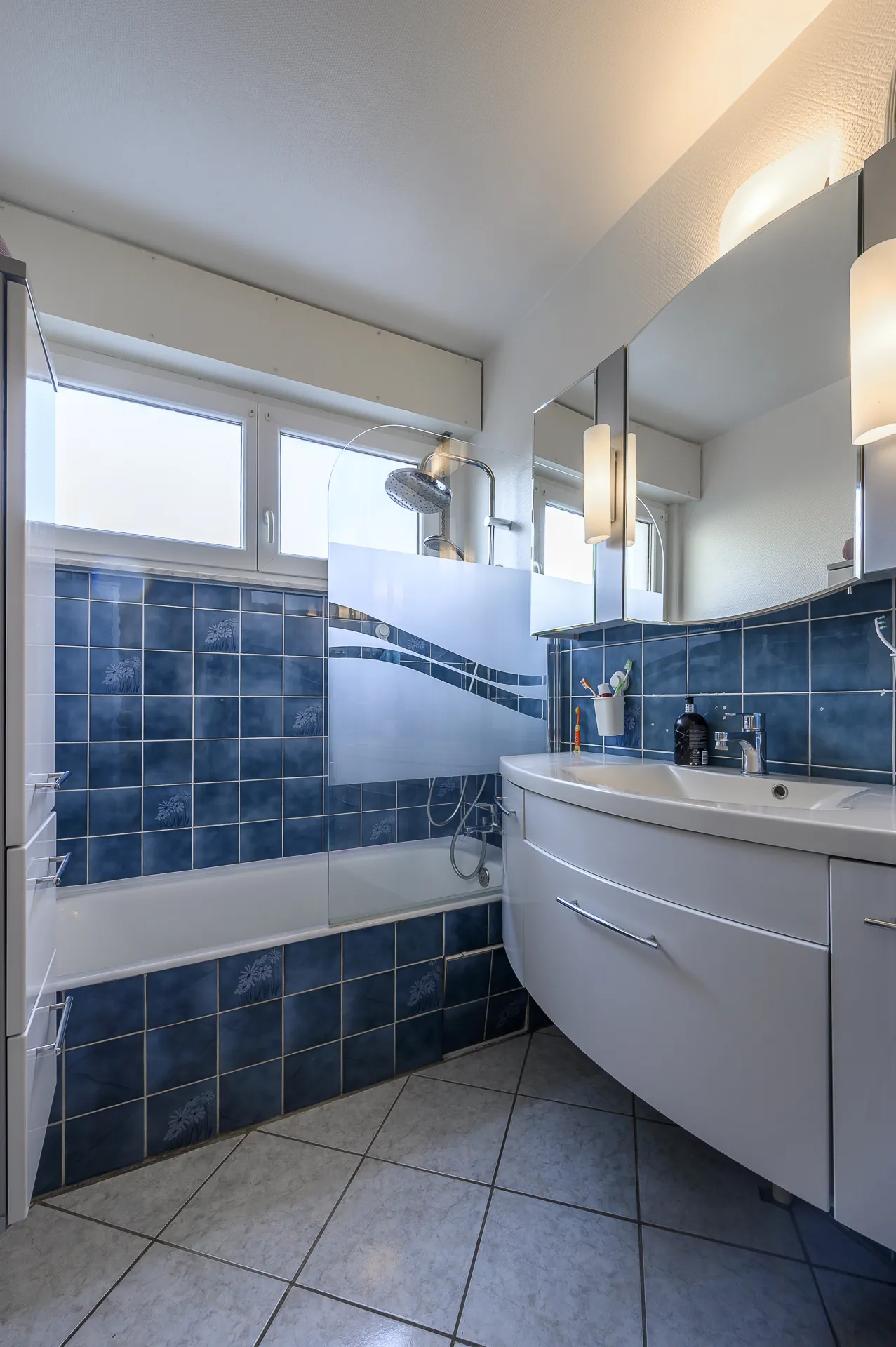 Appartement 5 pièces à Strasbourg Neuhof Village avec balcon, cave et garage 