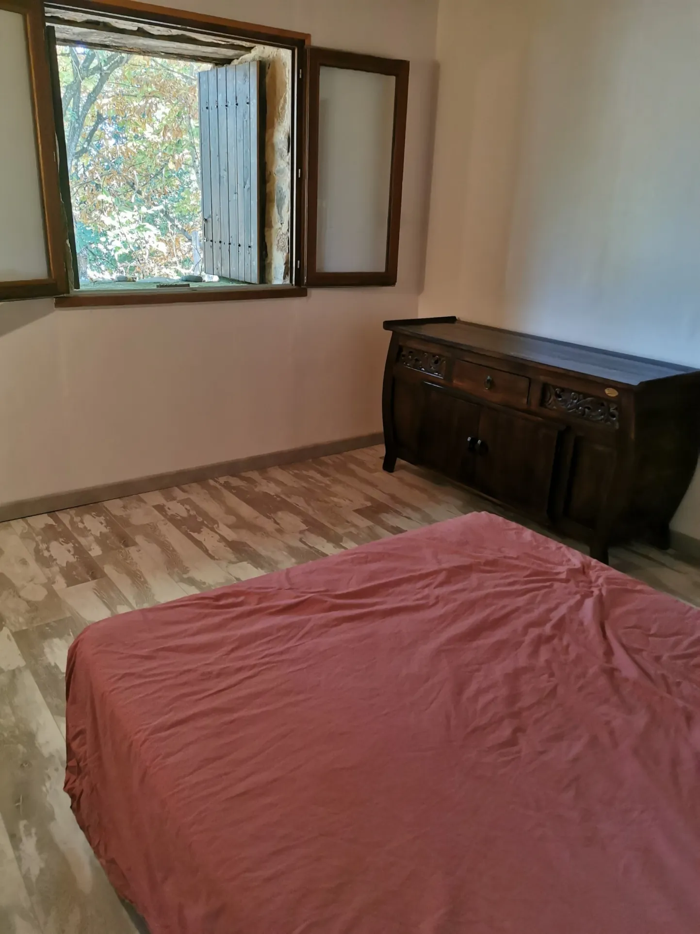 Ancienne bergerie en pierre avec vue sur le Causse, proche Saint Affrique 