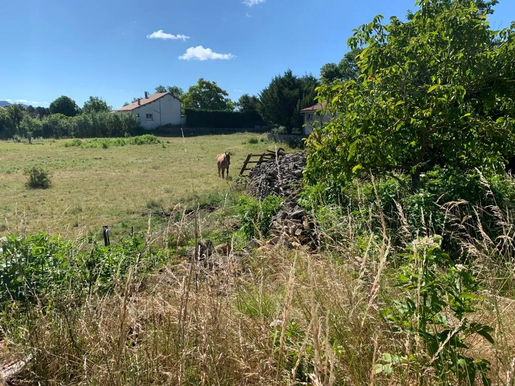 Ancienne bergerie en pierre avec vue sur le Causse, proche Saint Affrique 
