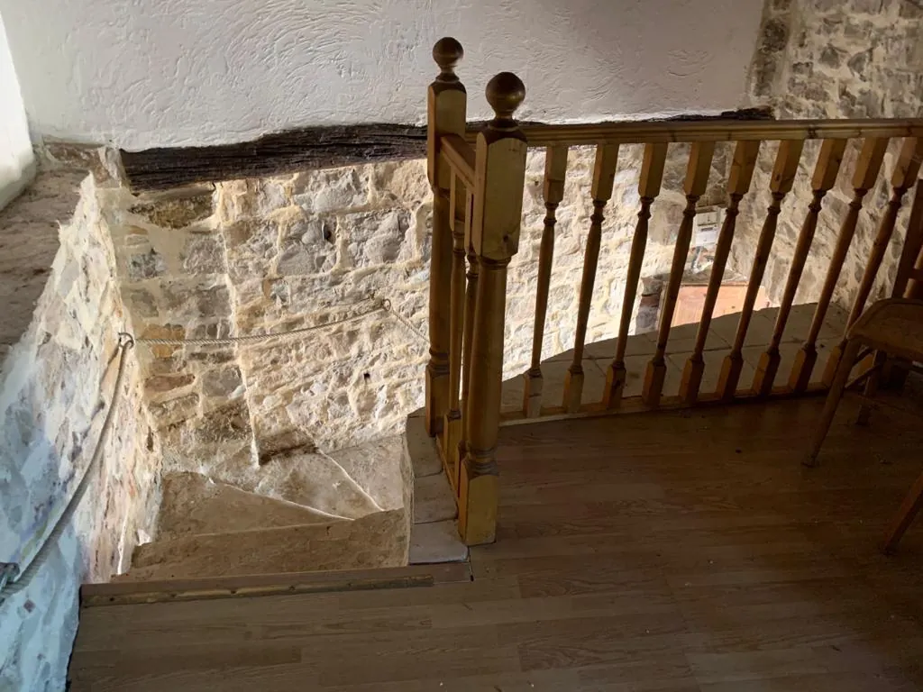 Ancienne bergerie en pierre avec vue sur le Causse, proche Saint Affrique 