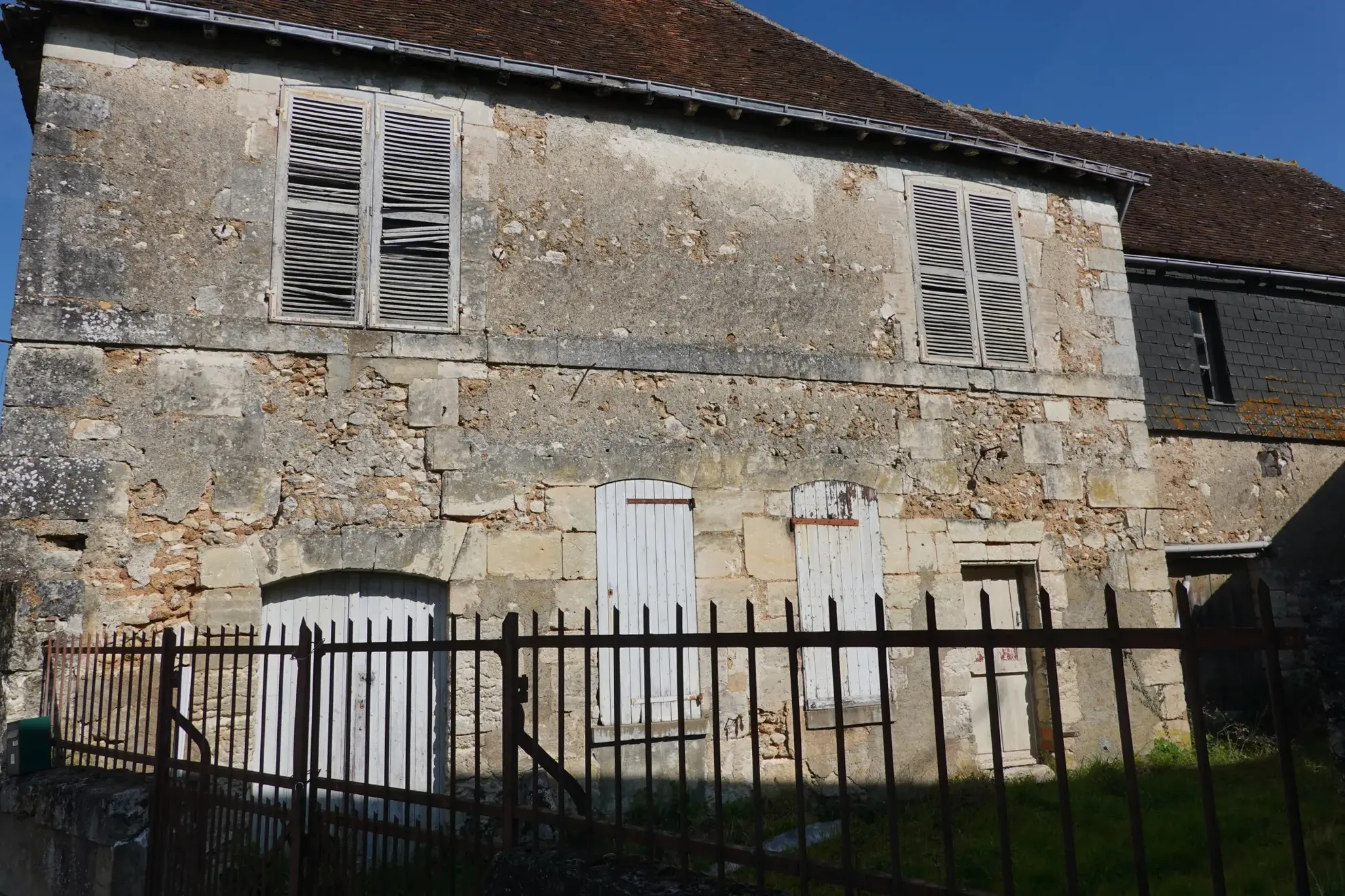 Magnifique maison ancienne à rénover à Vendôme – 200m², terrain 1100m², charme et potentiel