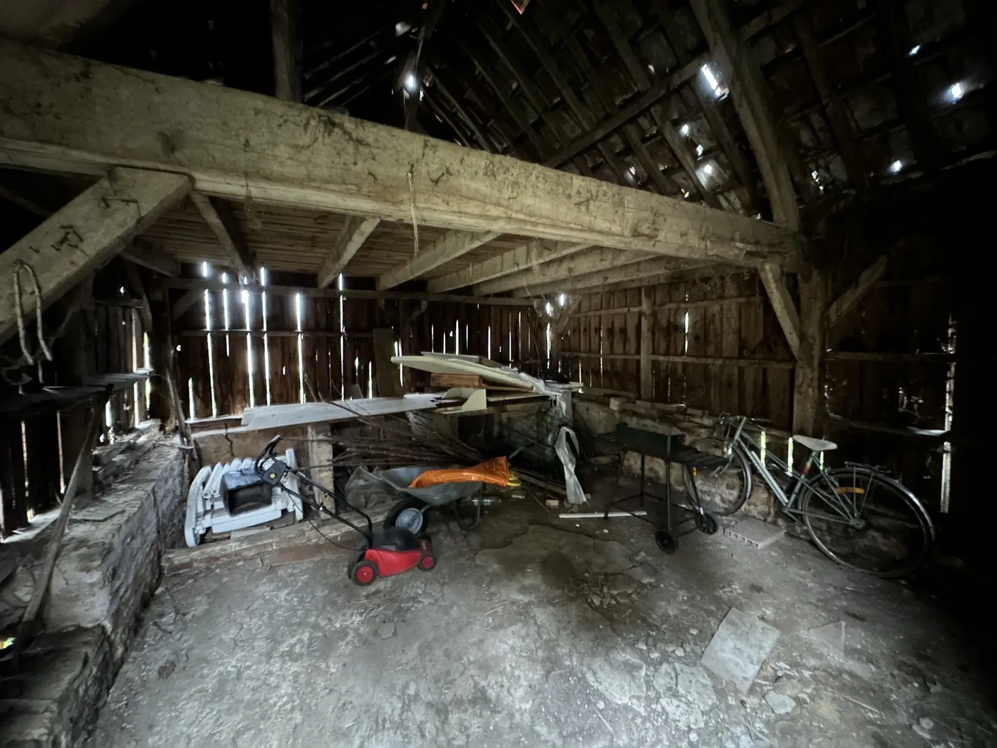 Maison entièrement rénovée à Lombron - 2 chambres, jardin, parking 