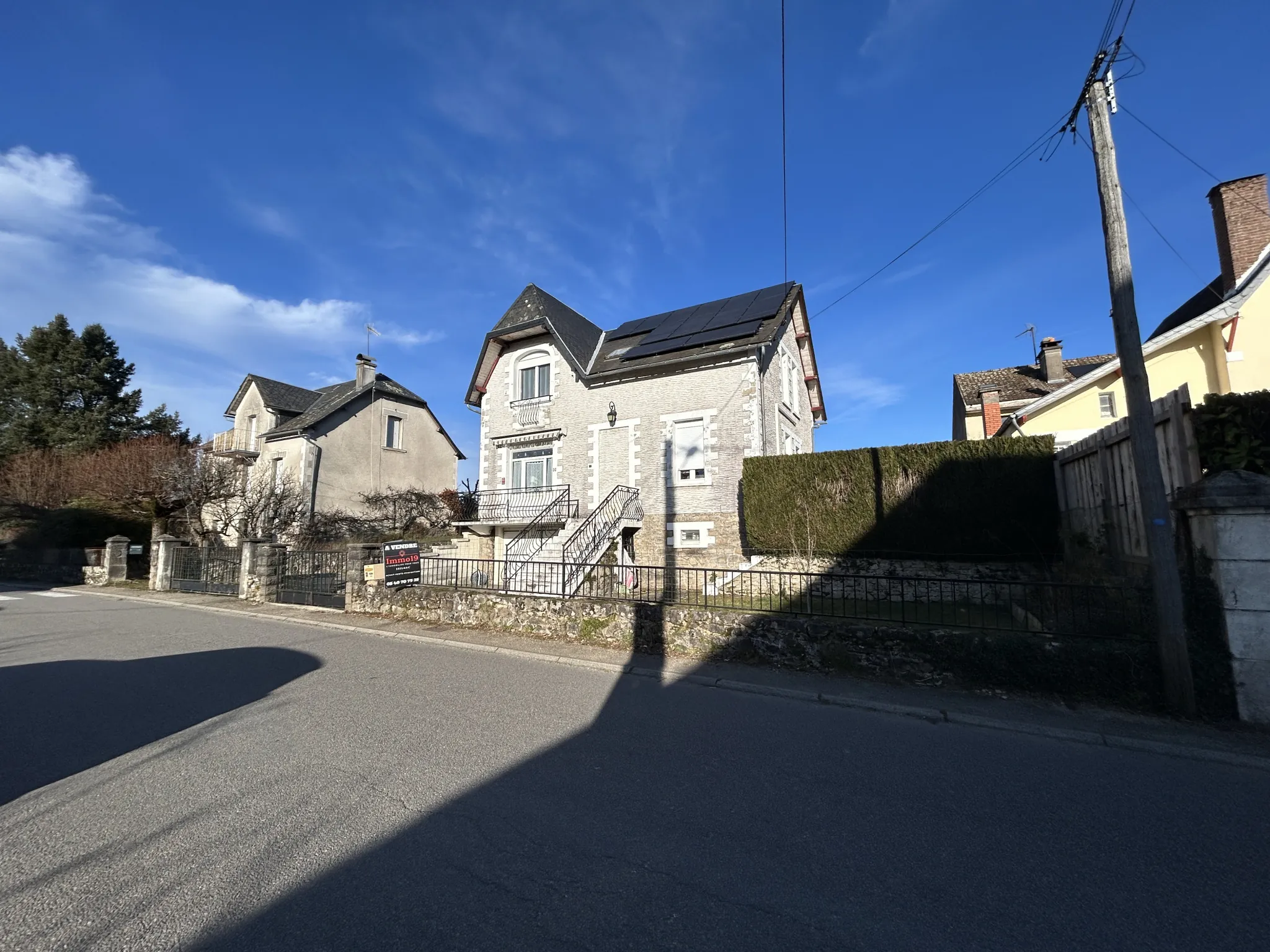 Maison à Saint Priest de Gimel en Corrèze avec piscine et terrasse de 129 m² 