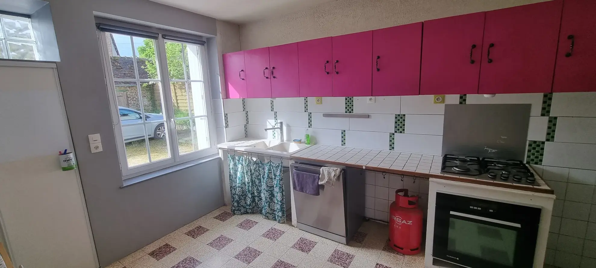 Maison spacieuse avec terrain, piscine et dépendances à Vendôme à seulement 15 min TGV 