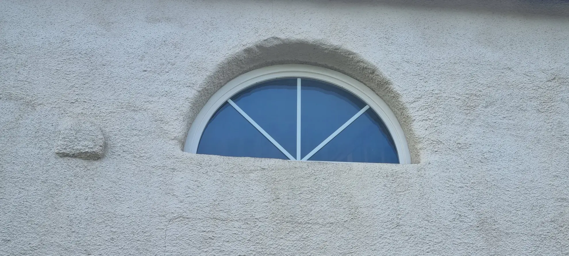 Maison spacieuse avec terrain, piscine et dépendances à Vendôme à seulement 15 min TGV 