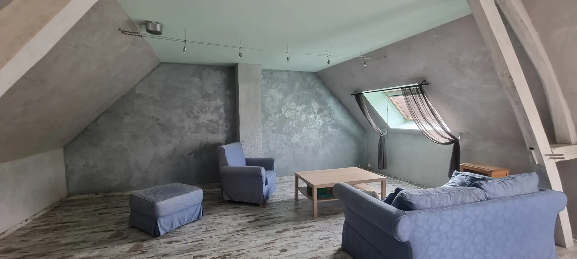 Maison spacieuse avec terrain, piscine et dépendances à Vendôme à seulement 15 min TGV 