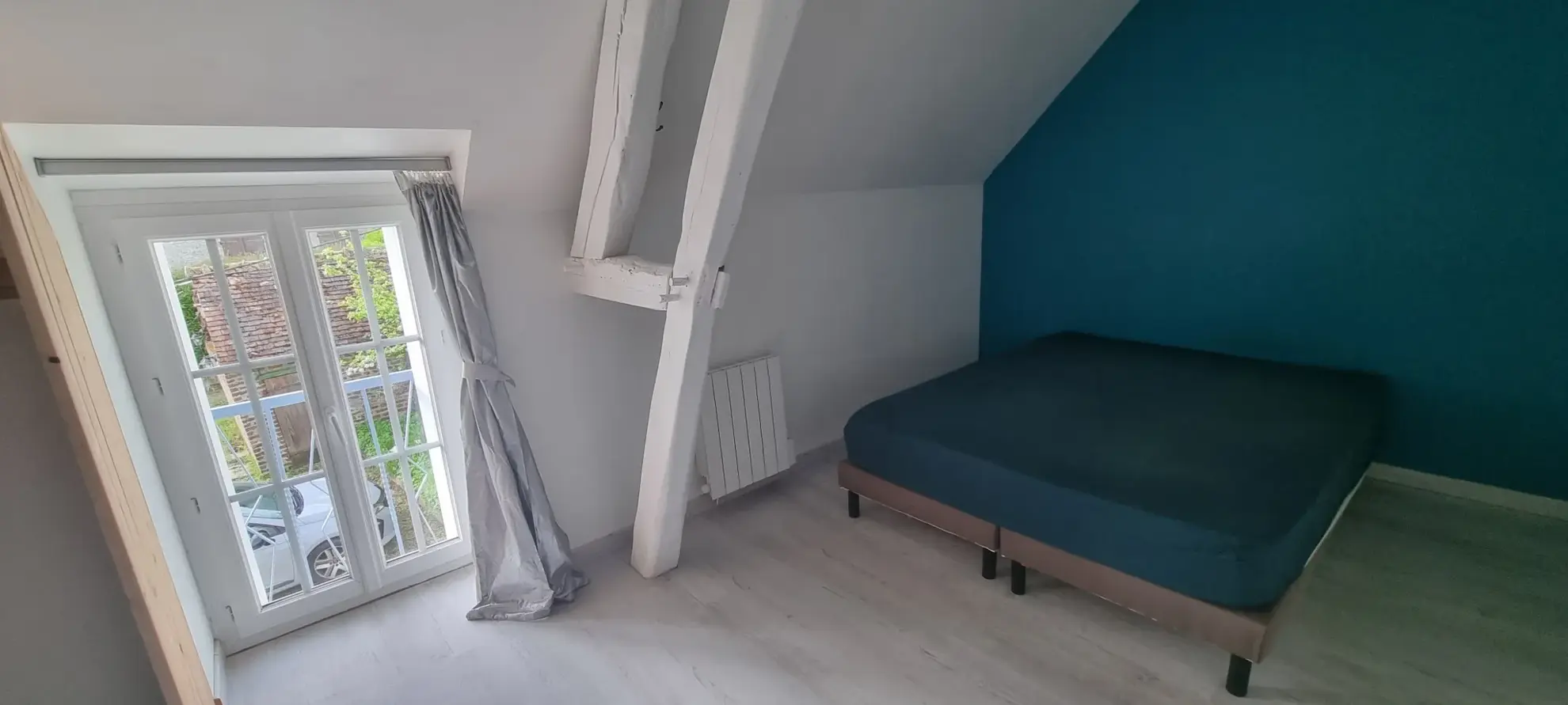 Maison spacieuse avec terrain, piscine et dépendances à Vendôme à seulement 15 min TGV 