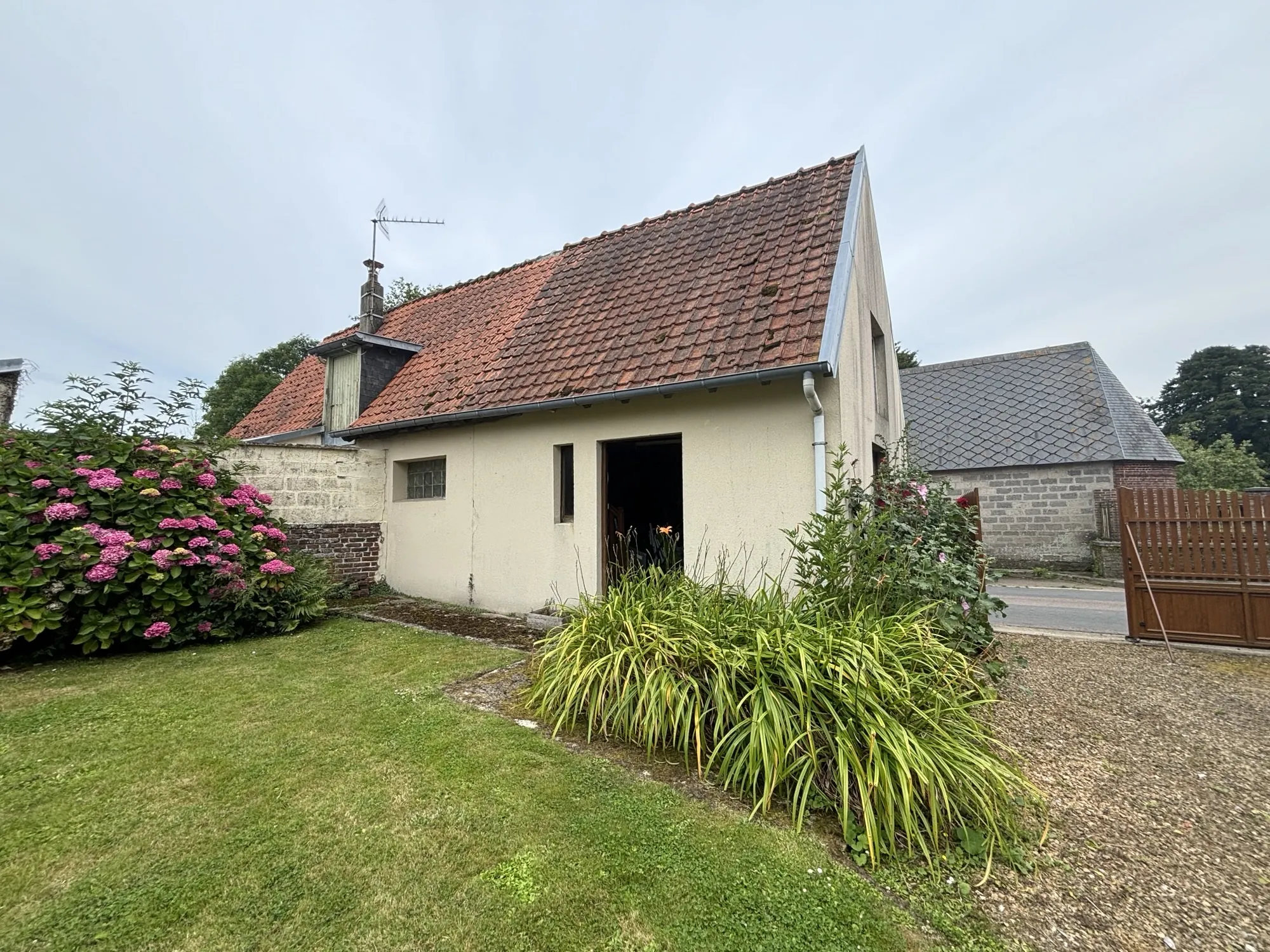 Charmante maison en brique et silex à Guilmecourt proche de la mer 