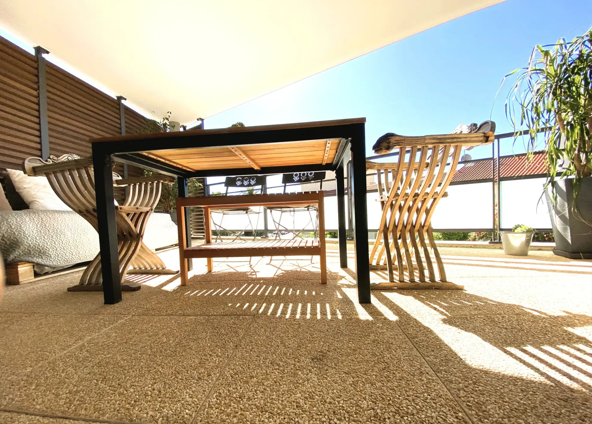 Appartement T2 moderne avec terrasse en centre-ville d'Hyères 