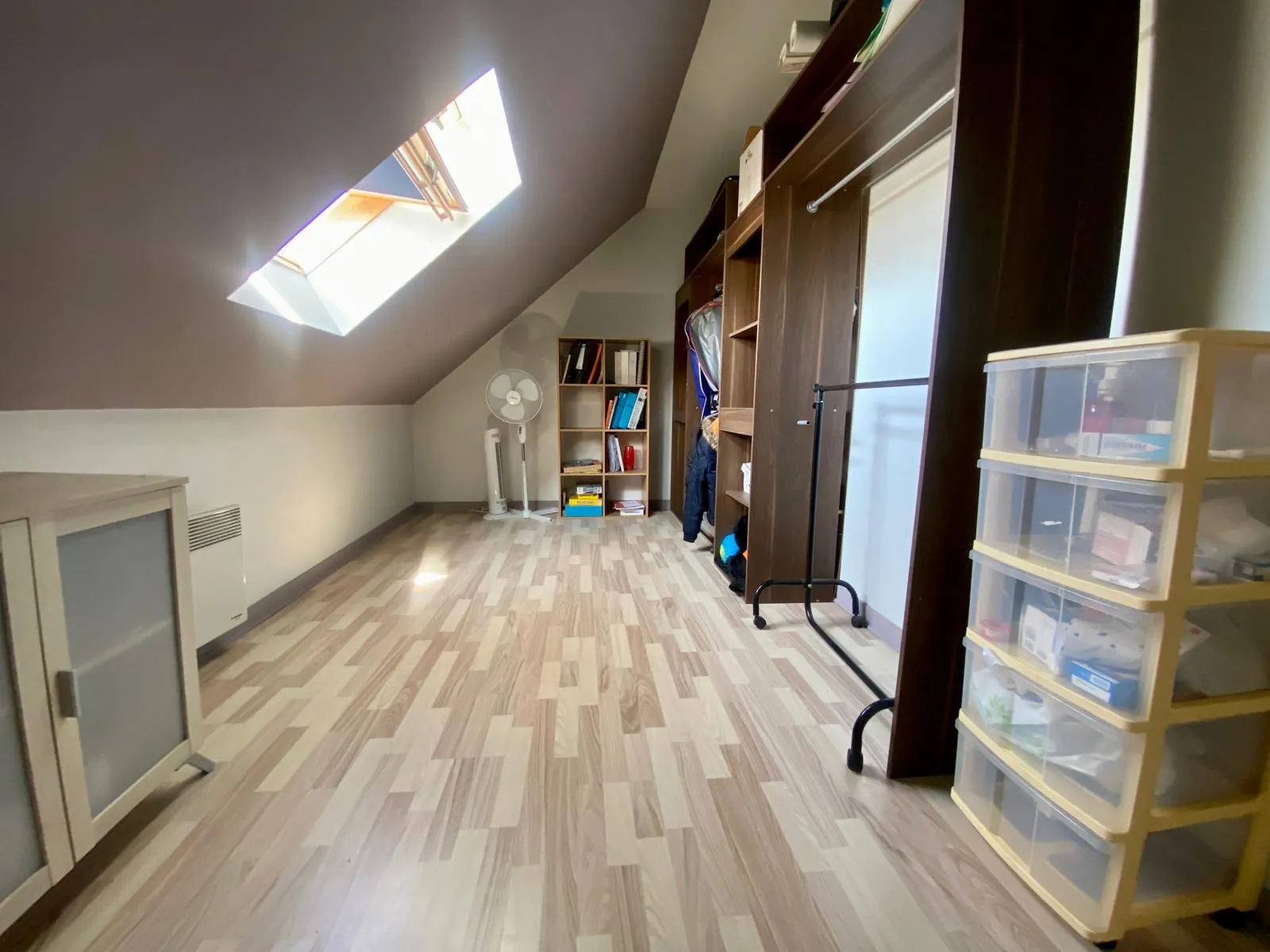 Charmante maison mitoyenne de 95 m² avec 4 chambres à Saint-Quentin 