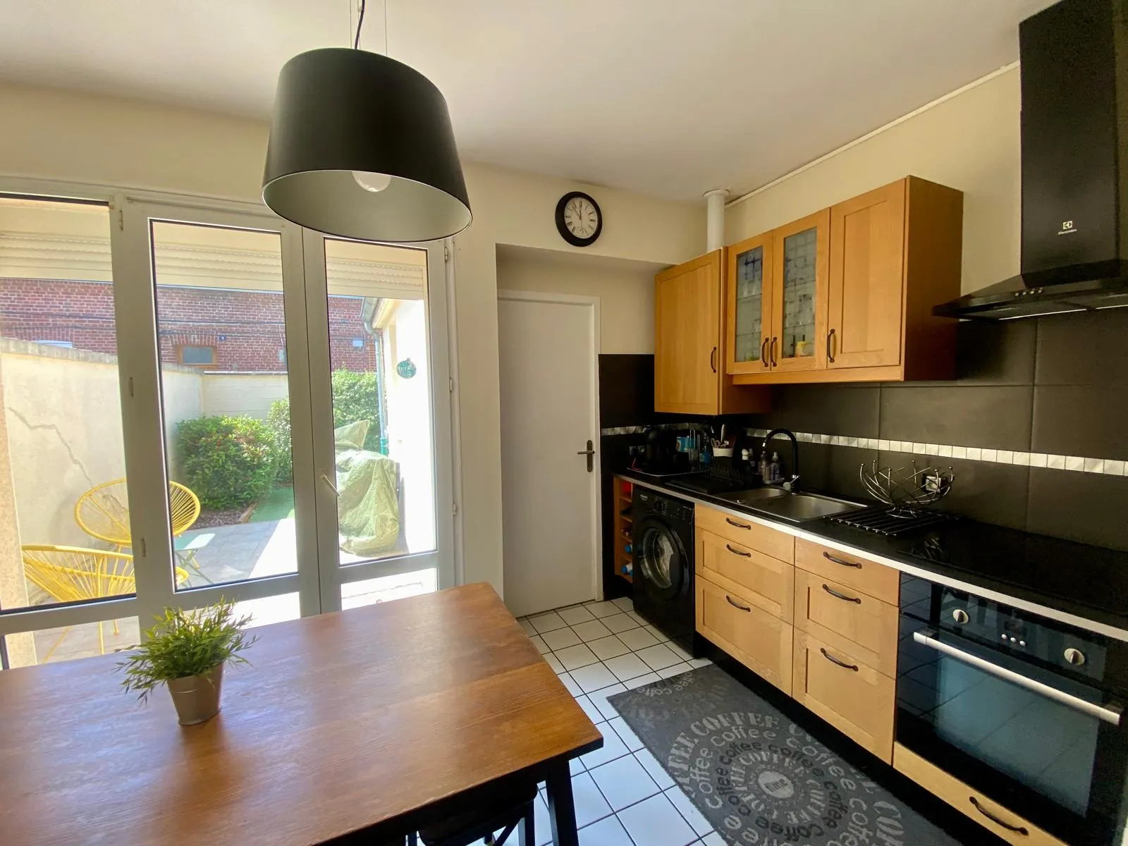 Charmante maison mitoyenne de 95 m² avec 4 chambres à Saint-Quentin 