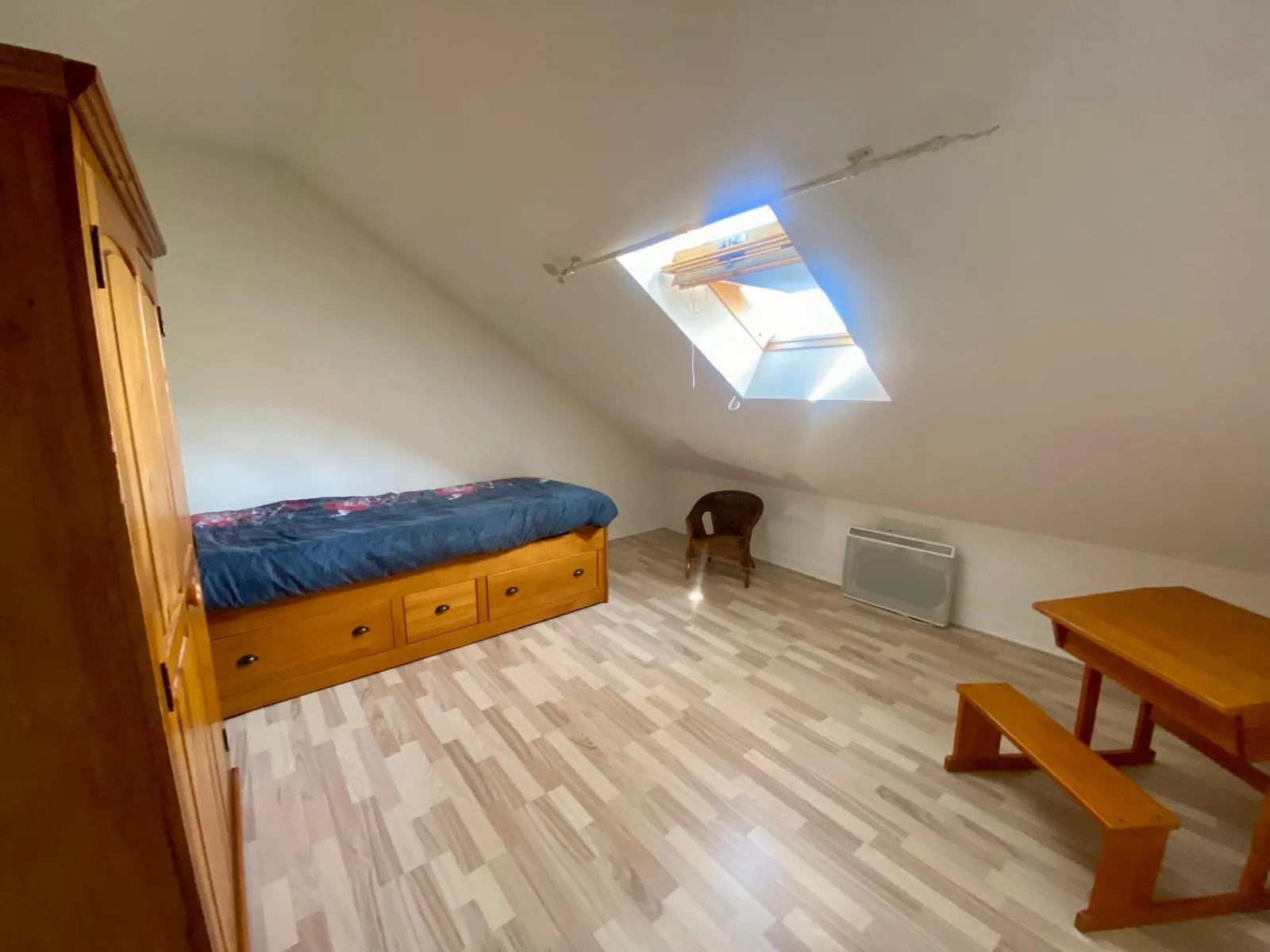 Charmante maison mitoyenne de 95 m² avec 4 chambres à Saint-Quentin 