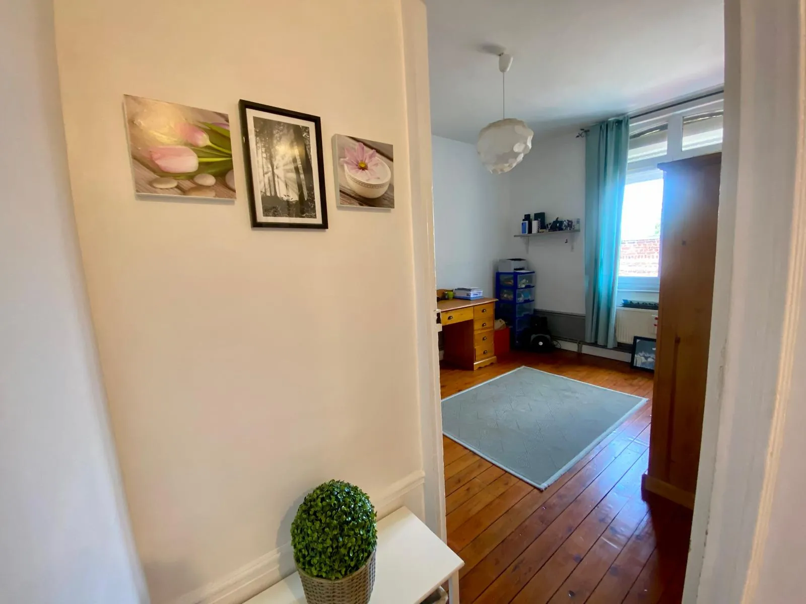 Charmante maison mitoyenne de 95 m² avec 4 chambres à Saint-Quentin 