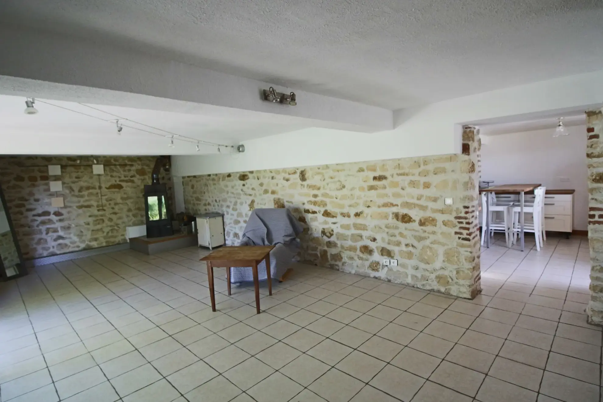 Belle maison contemporaine à vendre près de Puy-l'Évêque, 4 chambres, terrain arboré 