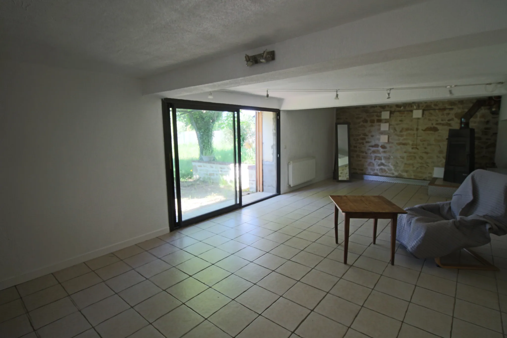 Belle maison contemporaine à vendre près de Puy-l'Évêque, 4 chambres, terrain arboré 