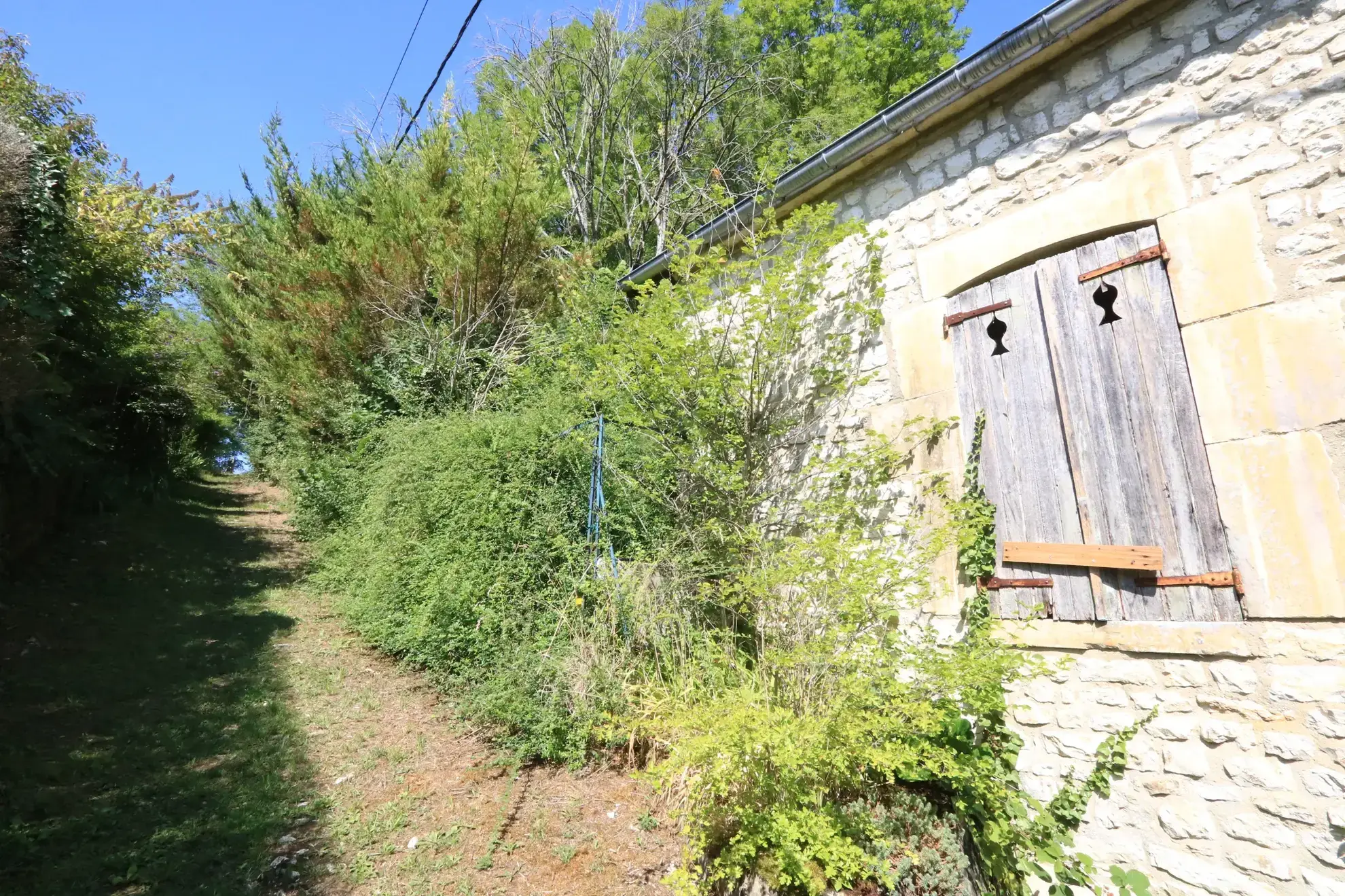 Maison ancienne avec jardin à Vézinnes de 127 m² à vendre près de Tonnerre 