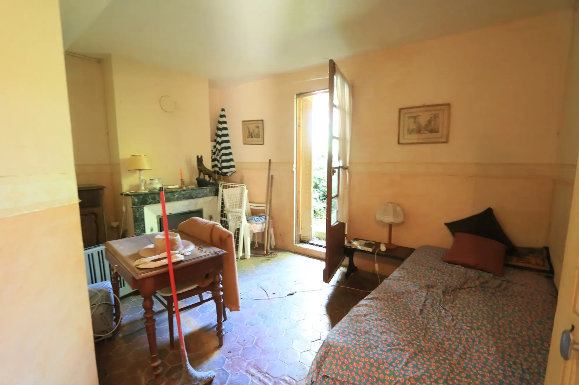 Maison ancienne avec jardin à Vézinnes de 127 m² à vendre près de Tonnerre 