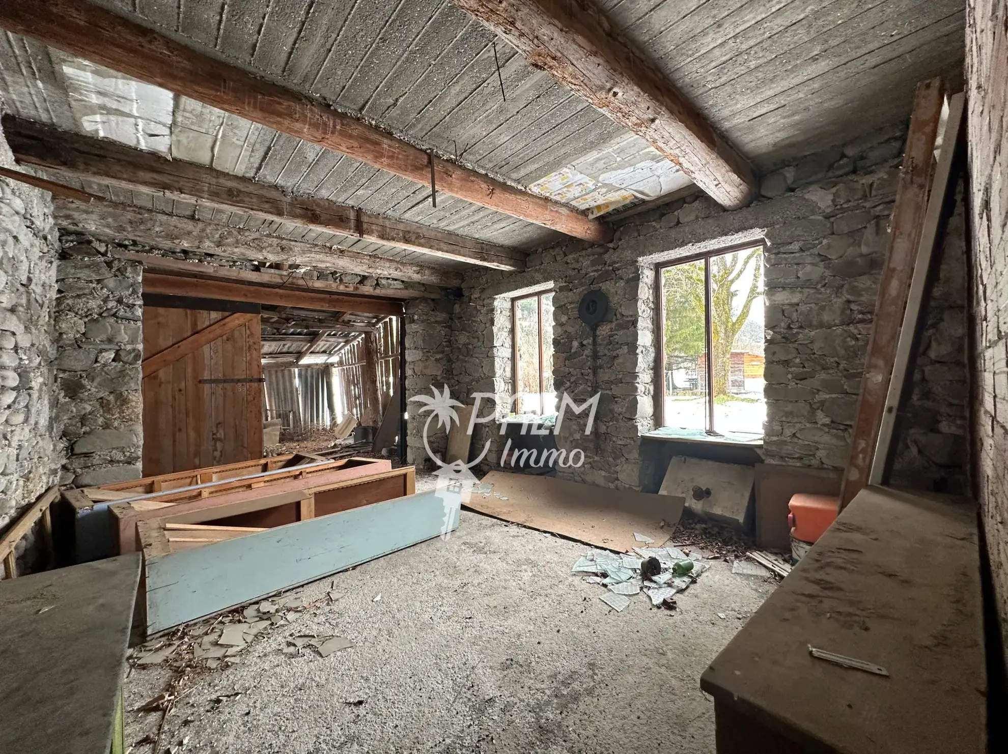 Belle bergerie à rénover avec terrain et vue montagne à Saint-Etienne-de-Tinée 