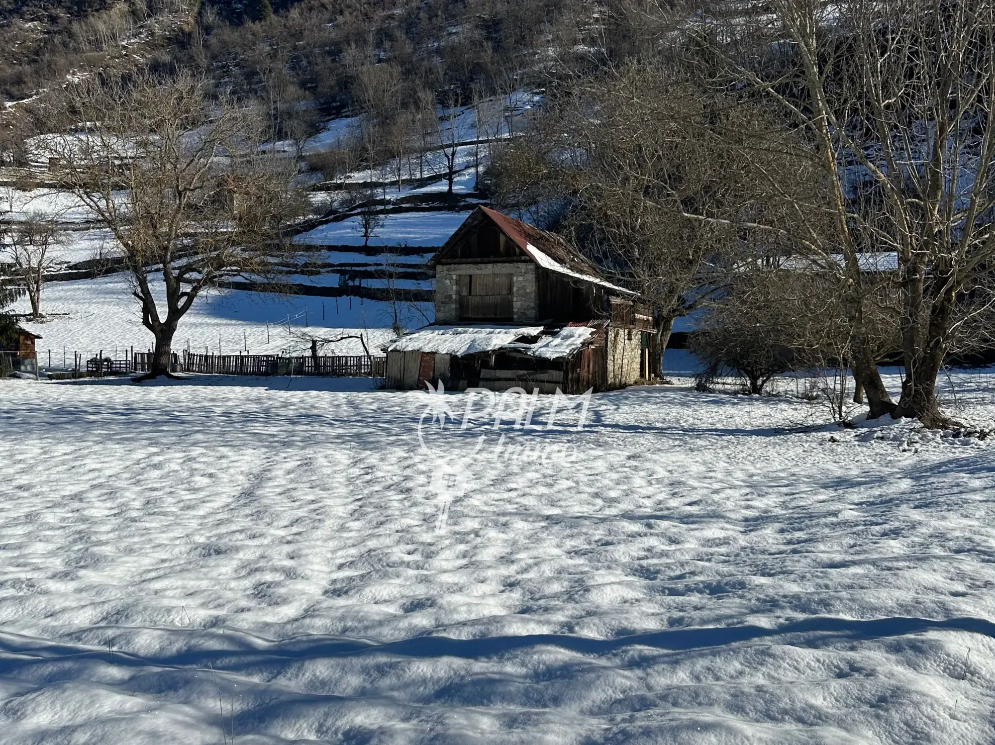 Belle bergerie à rénover avec terrain et vue montagne à Saint-Etienne-de-Tinée 
