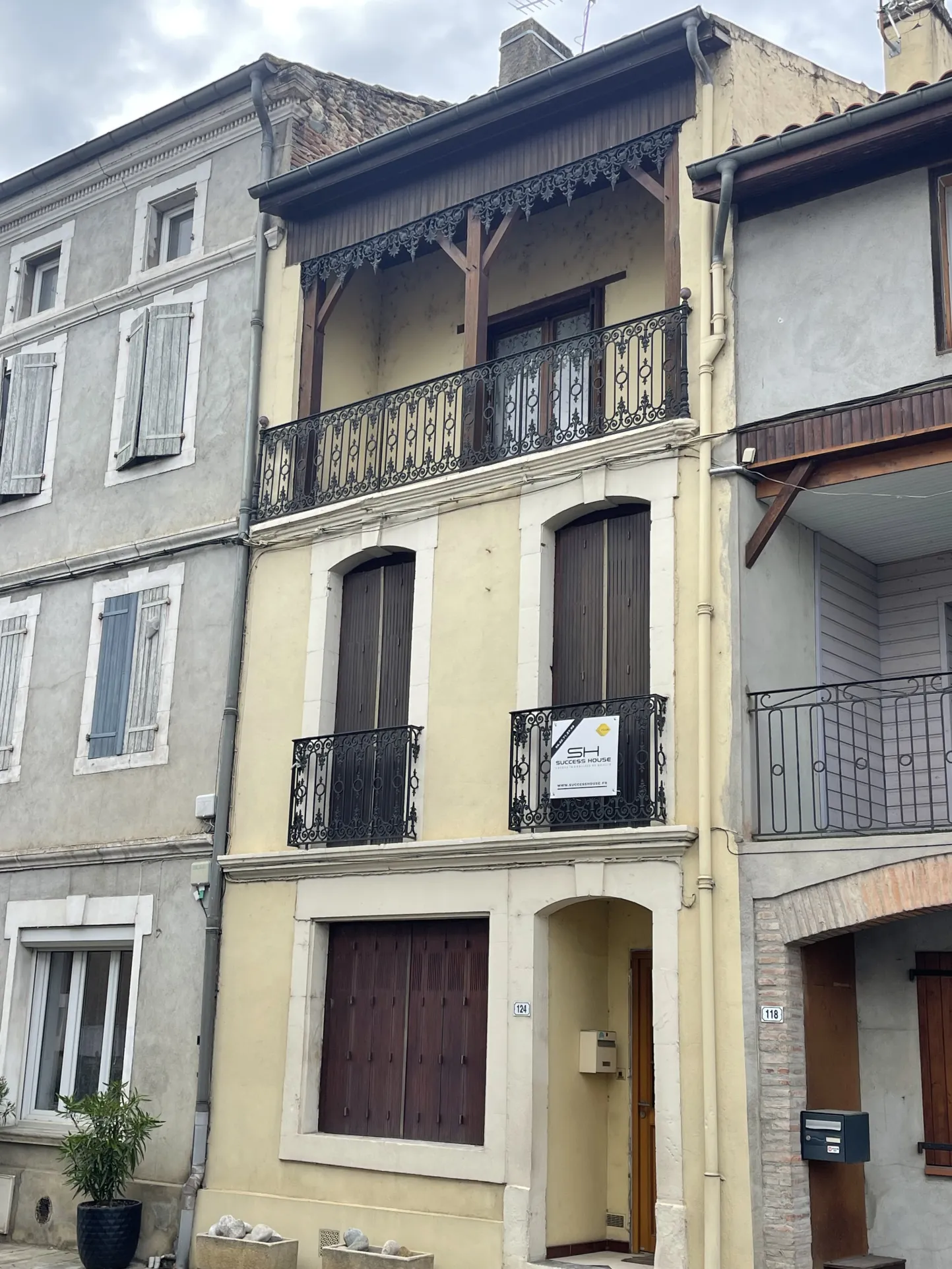 Maison de village à Palaminy avec grand potentiel d'investissement