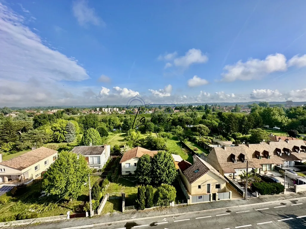Grand appartement lumineux avec vue panoramique sur la Dordogne à Bergerac