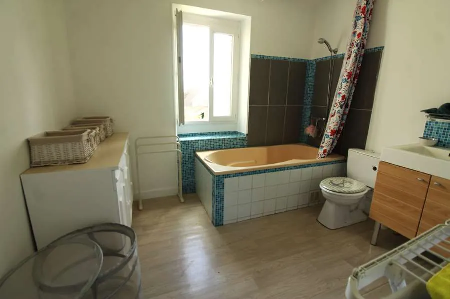 Maison en pierre de pays à Tannay - 5 chambres, jardin, garage, environnement paisible 