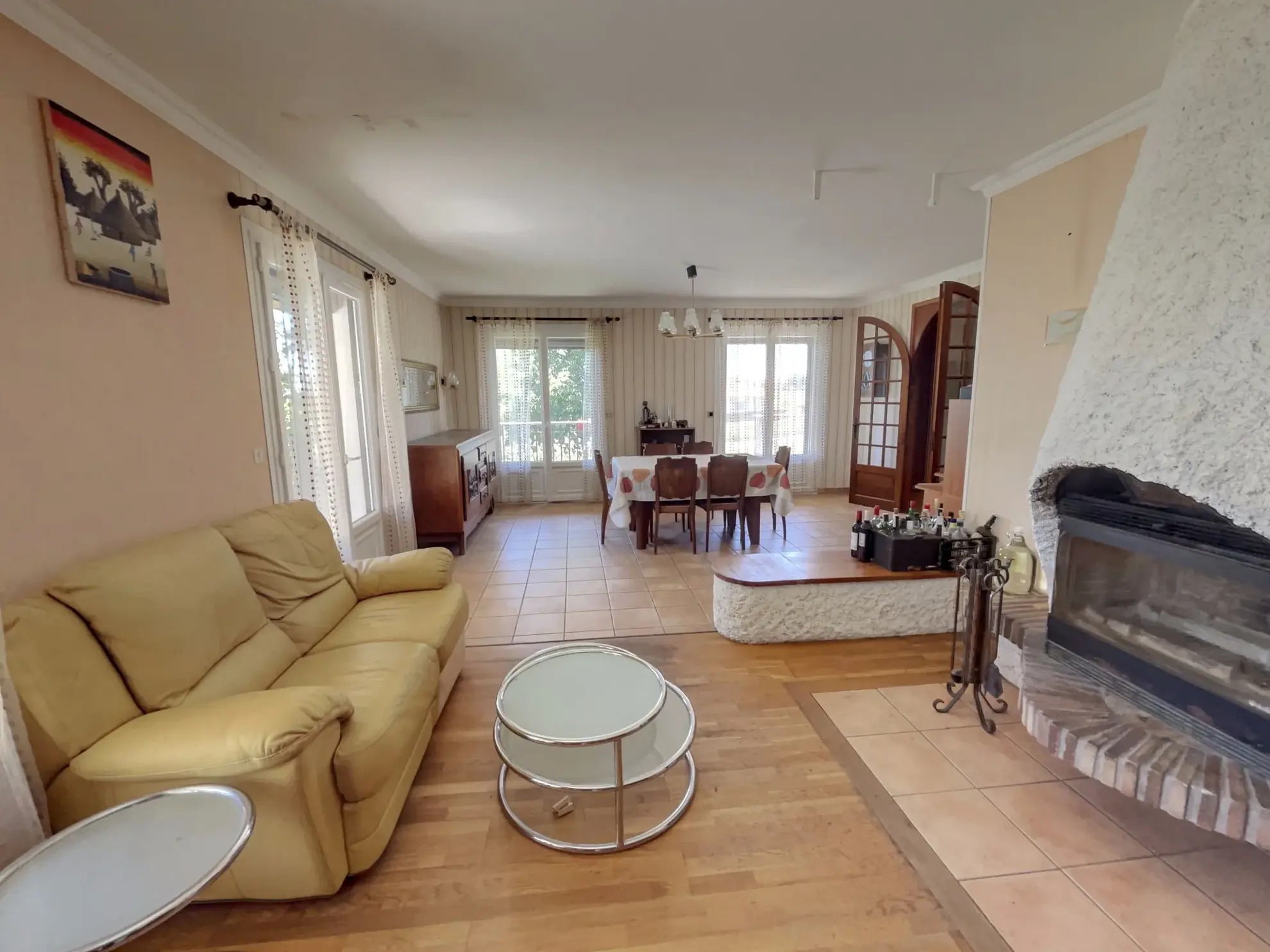 Maison spacieuse avec dépendances et terrain à Mirandol 