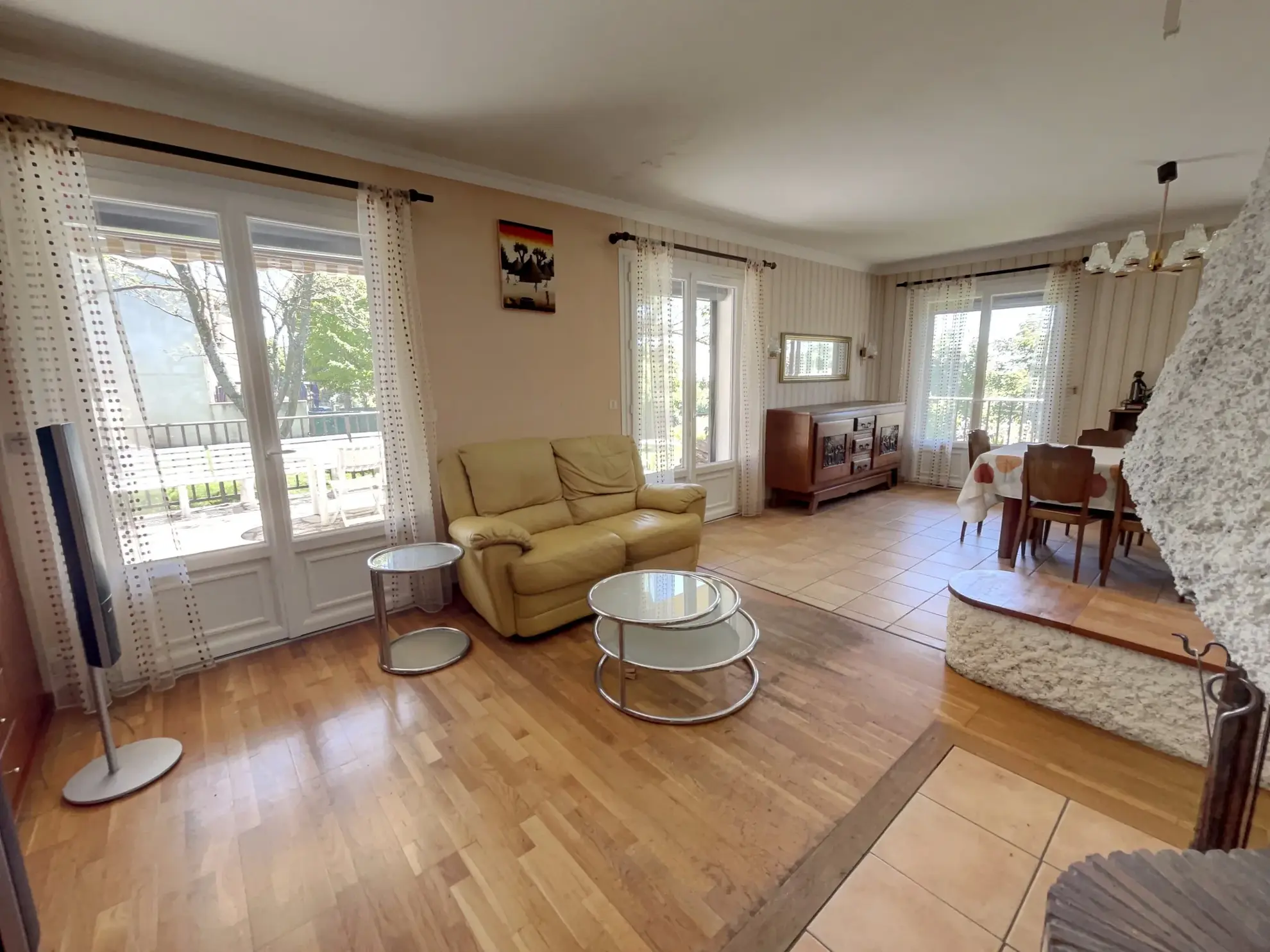 Maison spacieuse avec dépendances et terrain à Mirandol 