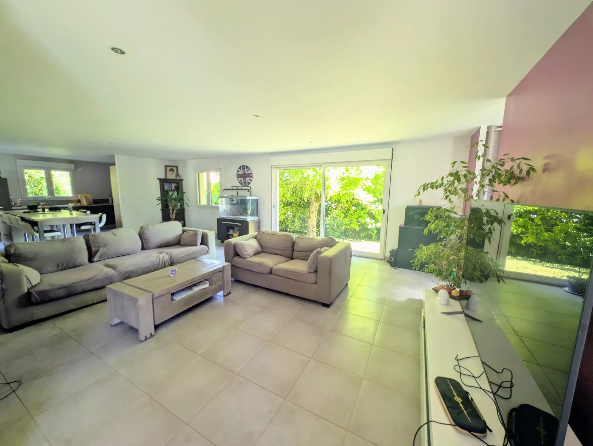 Maison familiale 4 chambres avec terrasse et chauffage géothermique à Saint Parres aux Tertres 