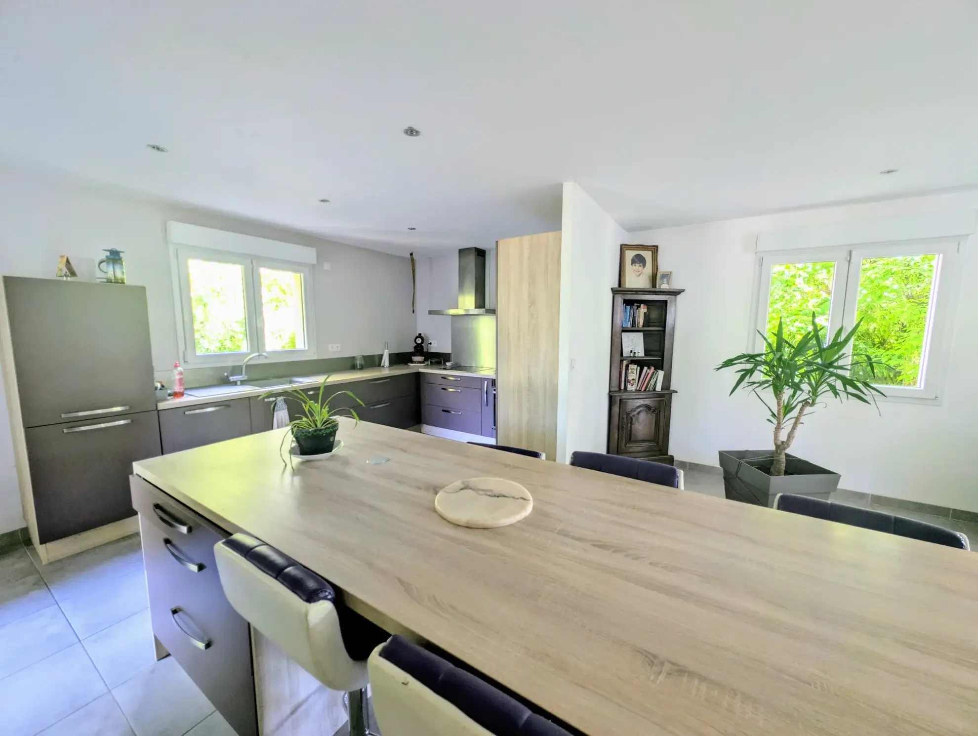 Maison familiale 4 chambres avec terrasse et chauffage géothermique à Saint Parres aux Tertres 