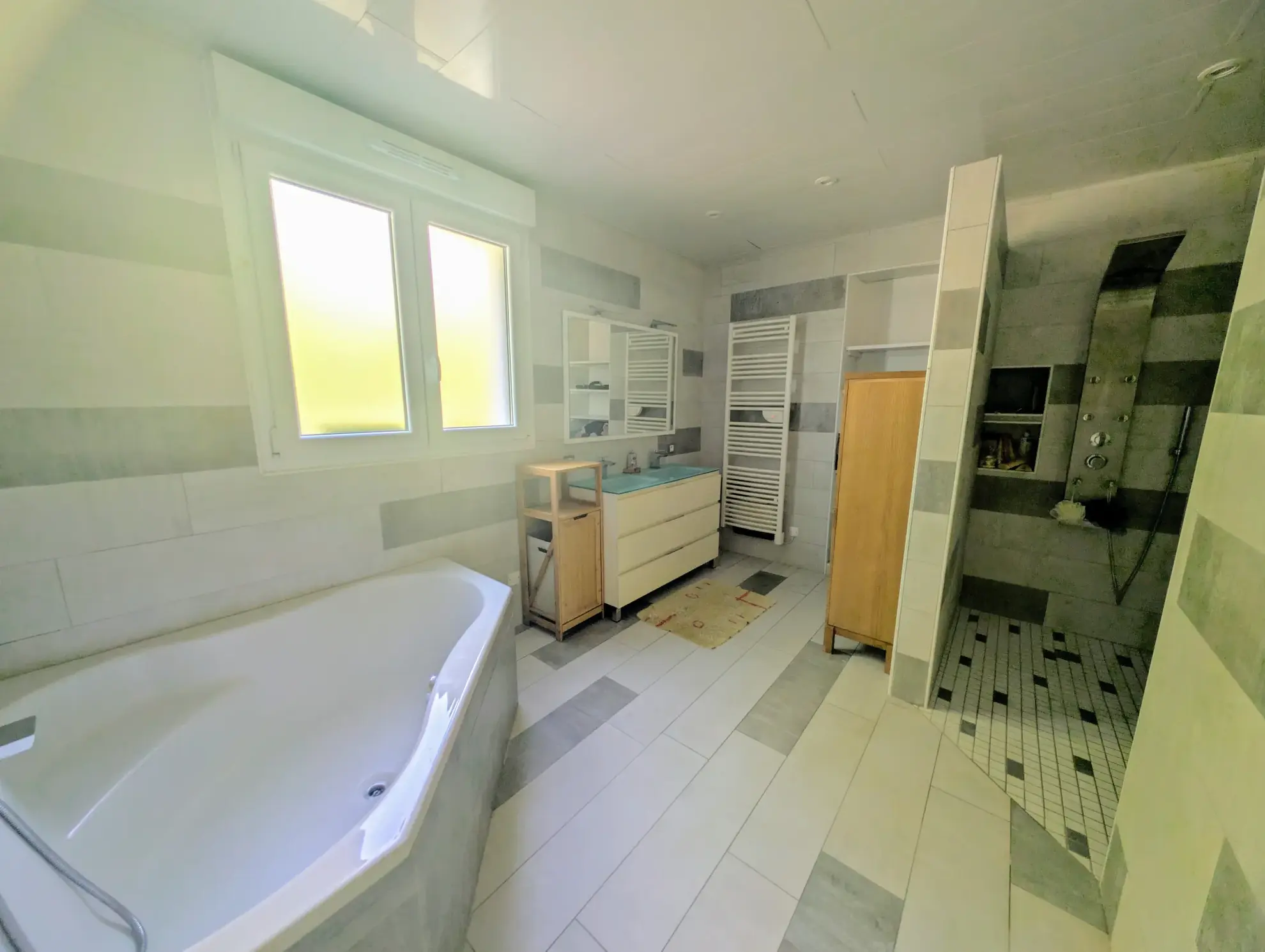 Maison familiale 4 chambres avec terrasse et chauffage géothermique à Saint Parres aux Tertres 