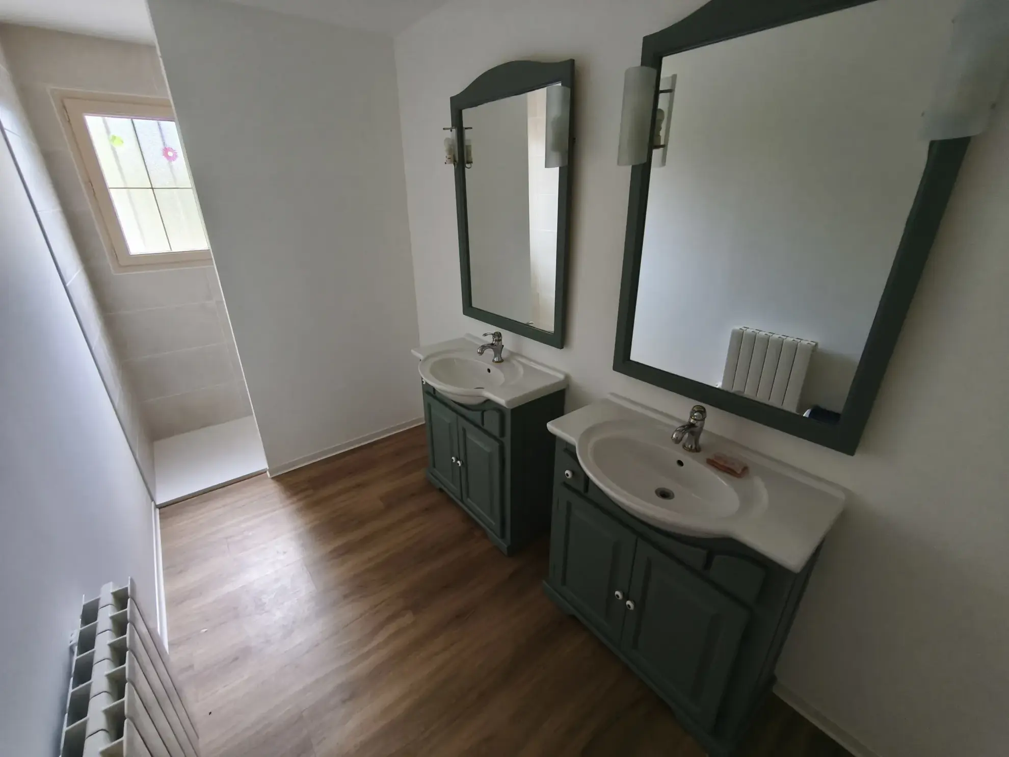 Pavillon moderne à La Suze-sur-Sarthe avec garage et grand terrain 