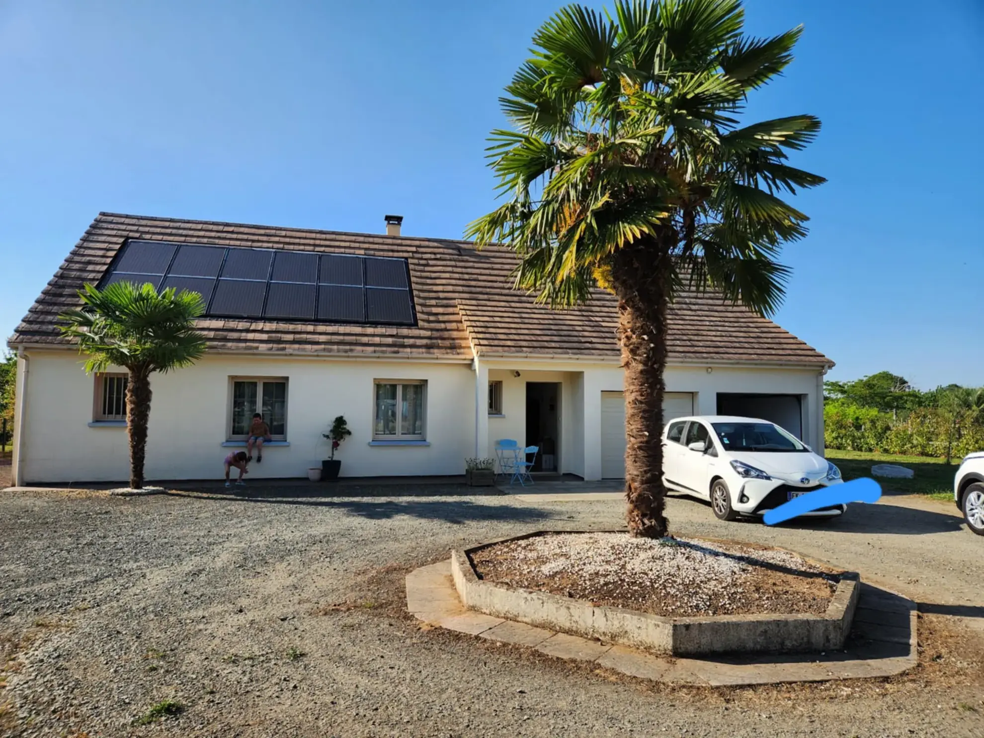 Pavillon moderne à La Suze-sur-Sarthe avec garage et grand terrain