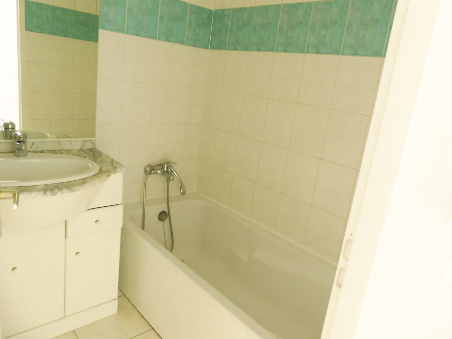 Appartement T3 rénové au centre-ville de Lamalou-les-Bains – Investissement locatif intéressant 