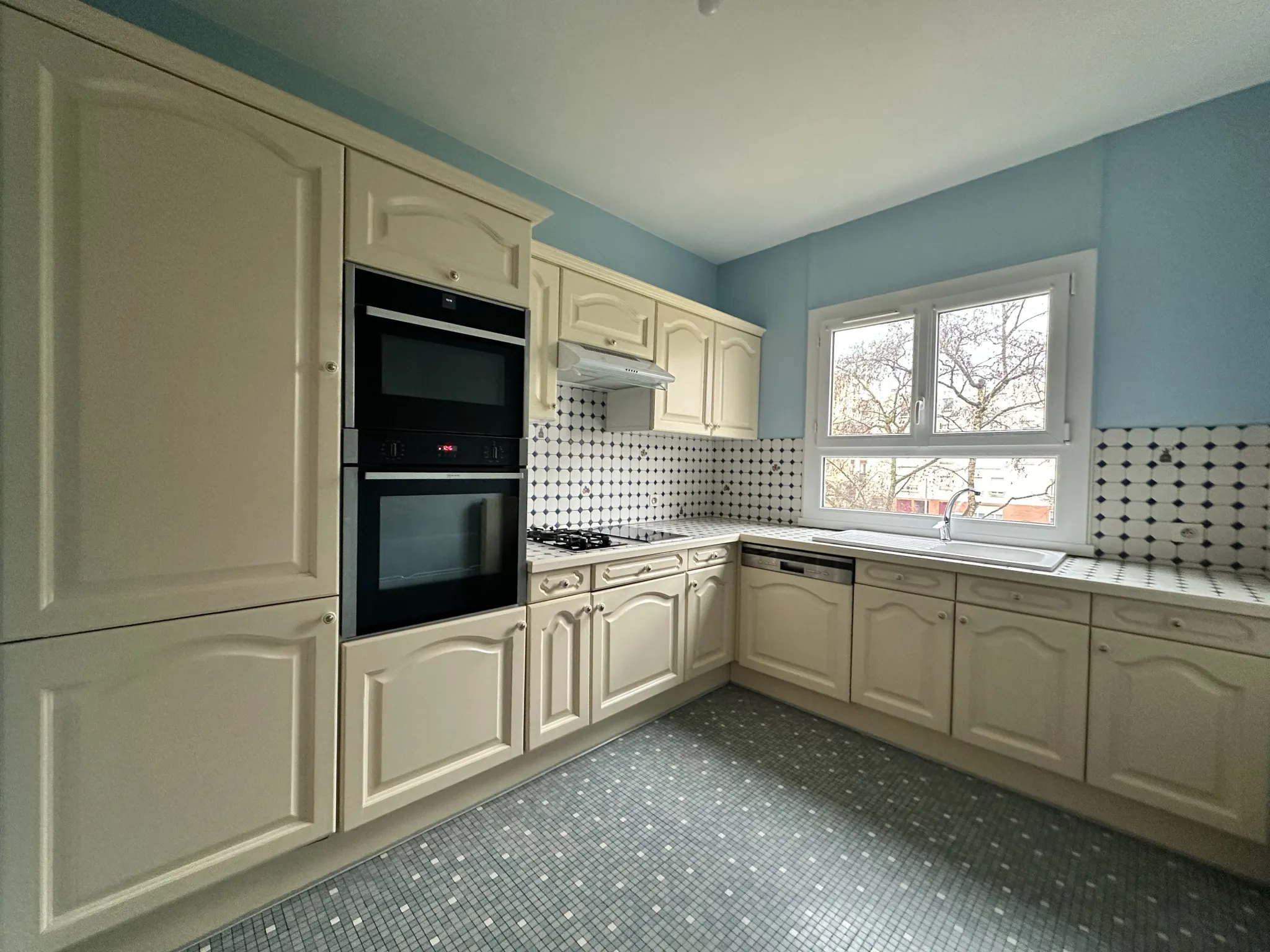 Bel appartement T4 de 81m² dans résidence sécurisée à Le Mans 