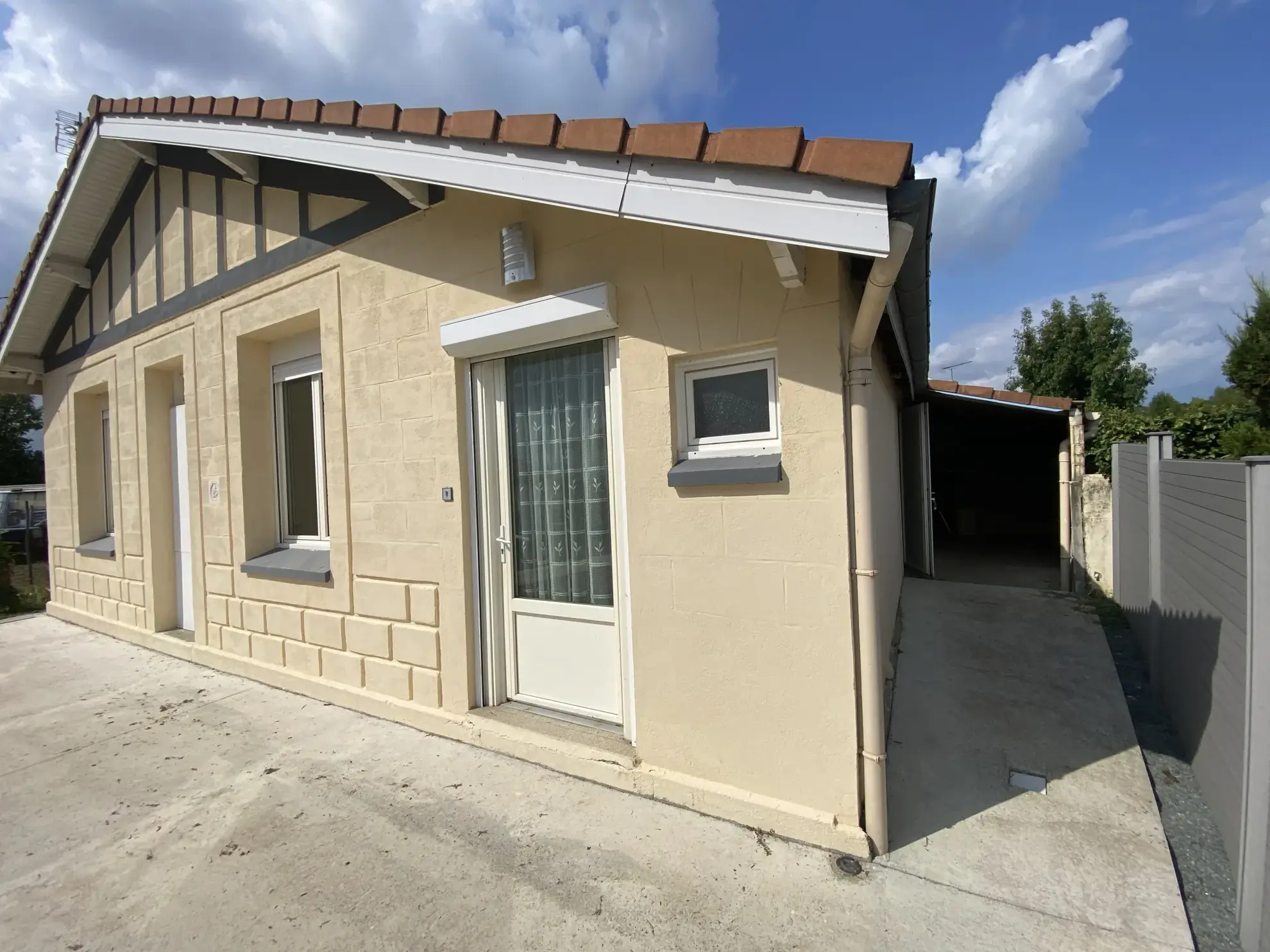 Maison en pierre rénovée avec jardin à La Réole - 60 m² 