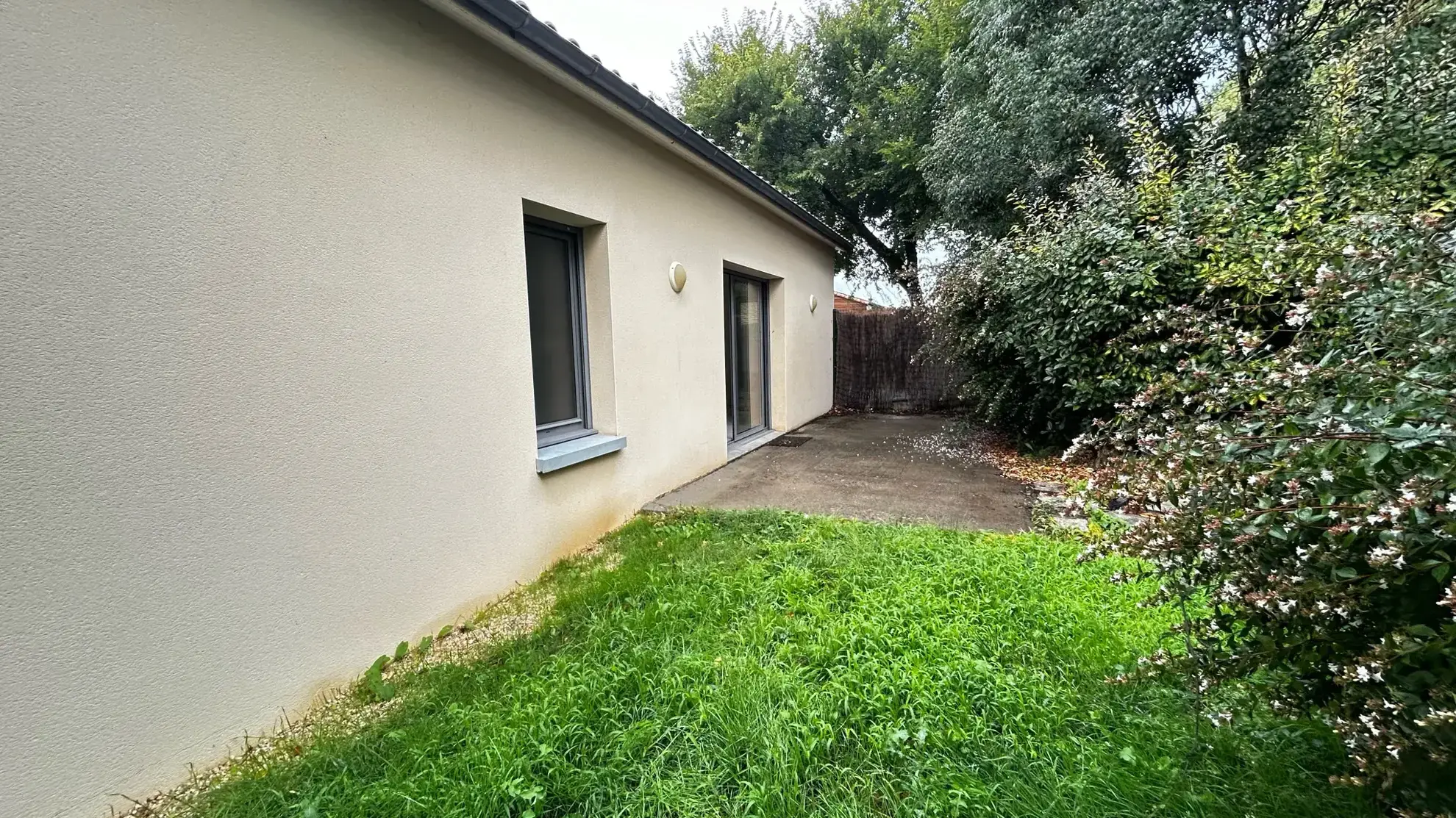 Maison de plain-pied à Coulon avec jardin et garage - Idéal famille 