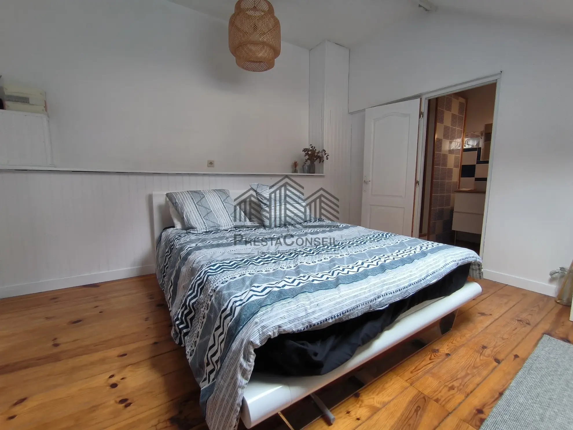 Appartement haussmannien de 91 m² en centre-ville d'Elbeuf à vendre 