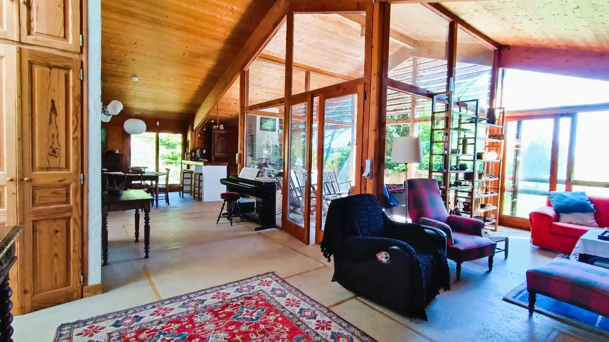 Maison architecte proche nature à Sorges – 183 m² avec terrain de 11 830 m² 