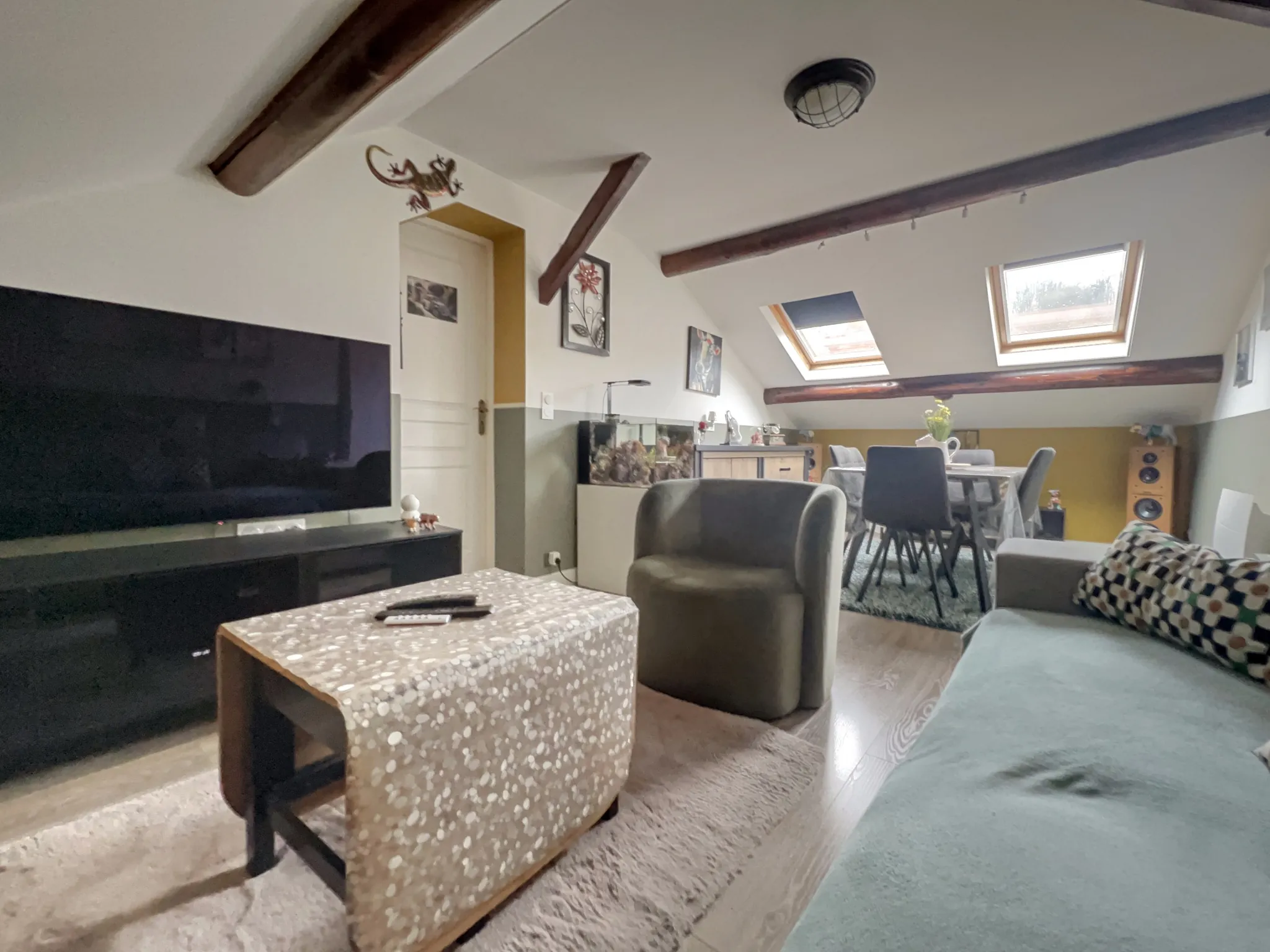 Appartement rénové à Longwy avec parking, terrasse et possibilité d'extension 