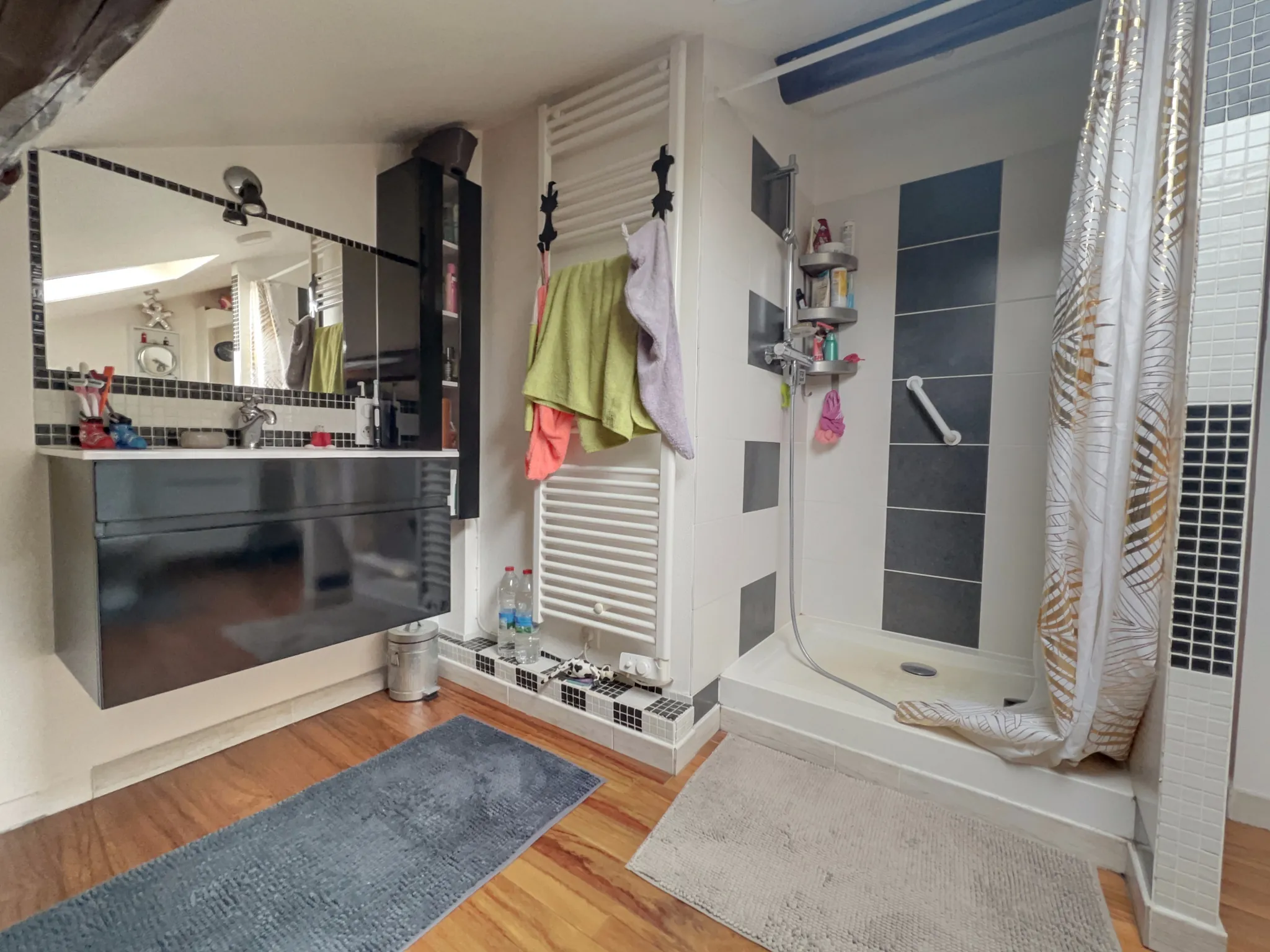 Appartement rénové à Longwy avec parking, terrasse et possibilité d'extension 