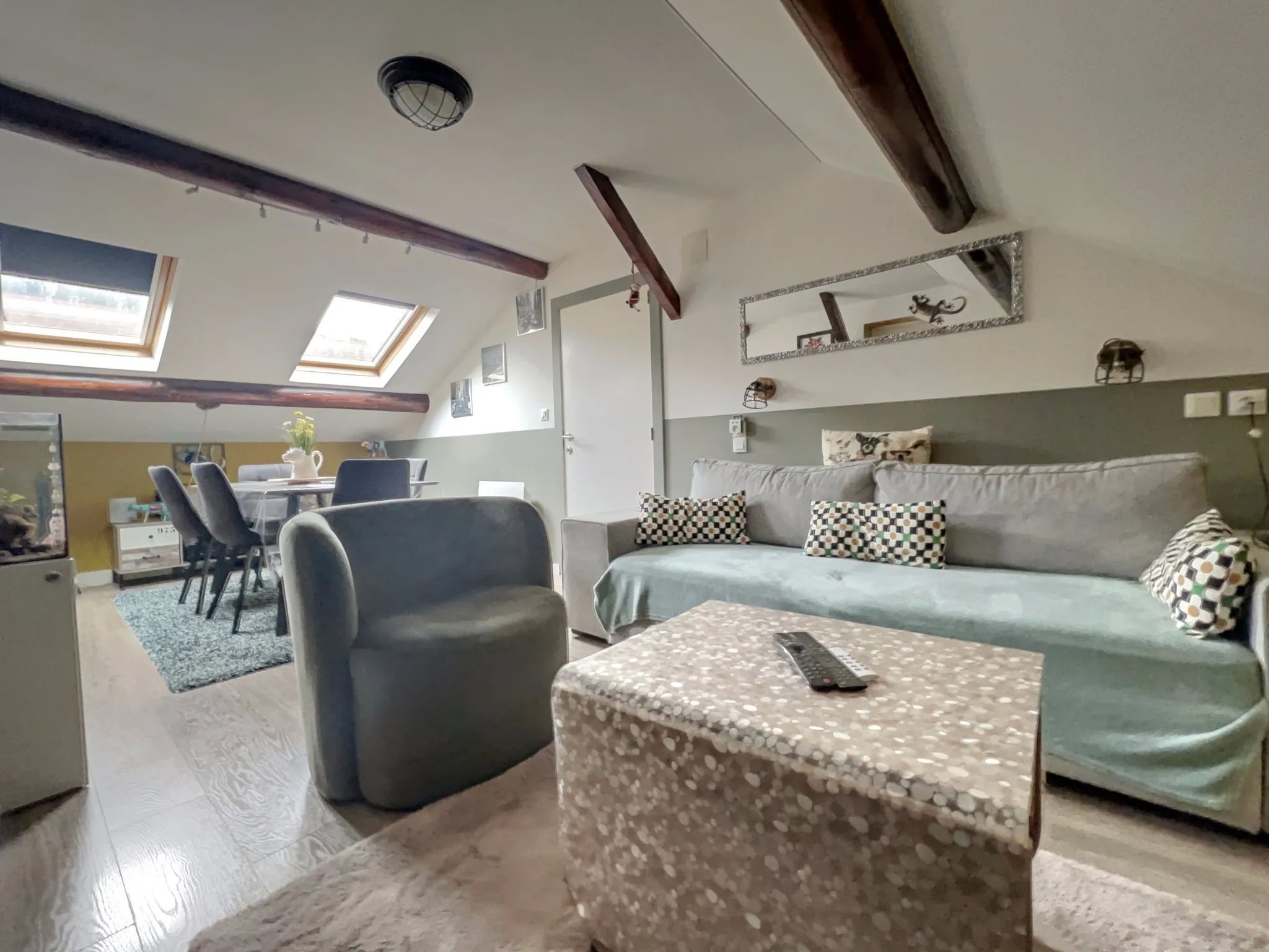 Appartement rénové à Longwy avec parking, terrasse et possibilité d'extension 