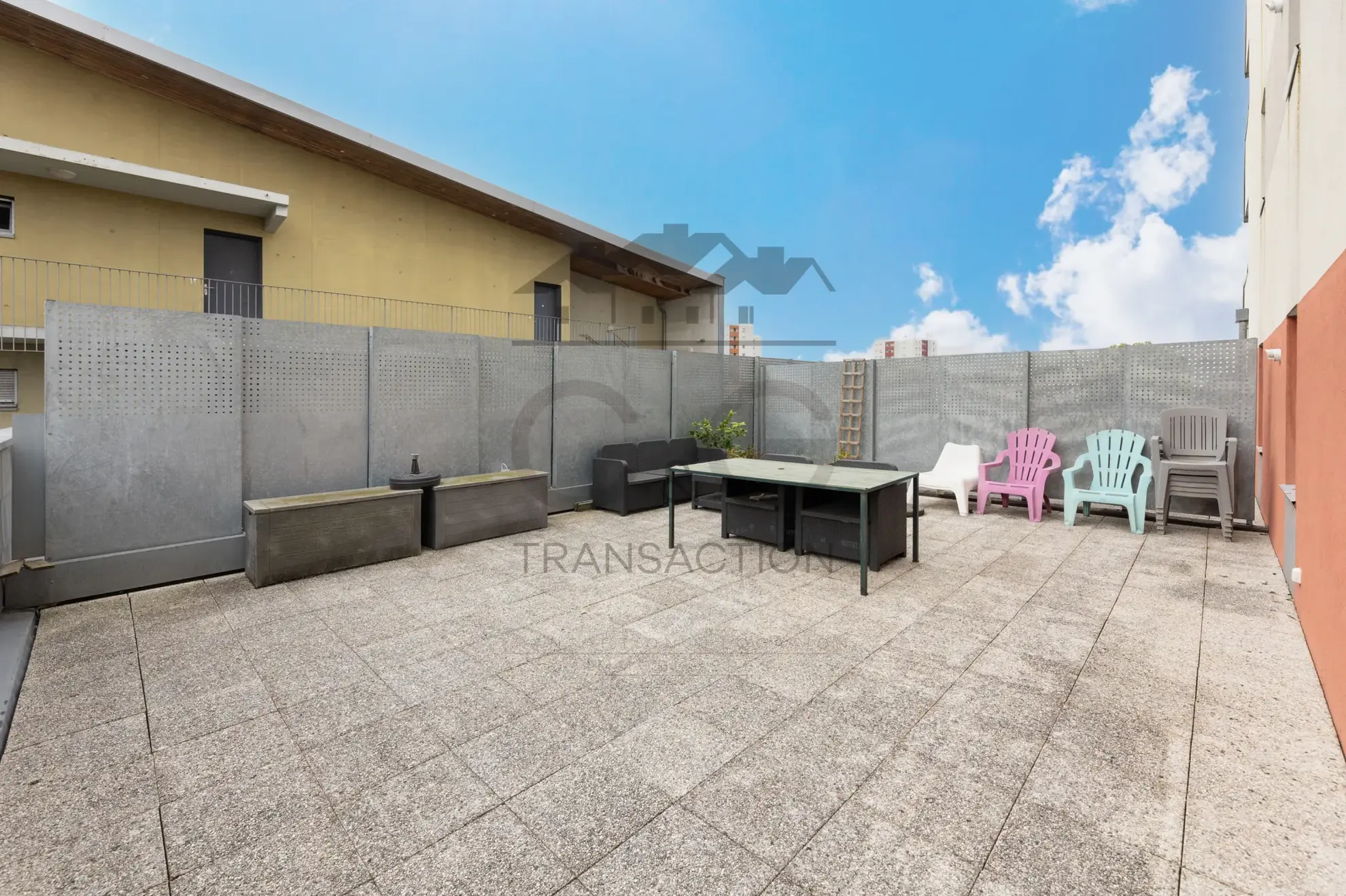 Spacieux T3 de 61m² avec terrasse et parking à Bayonne 