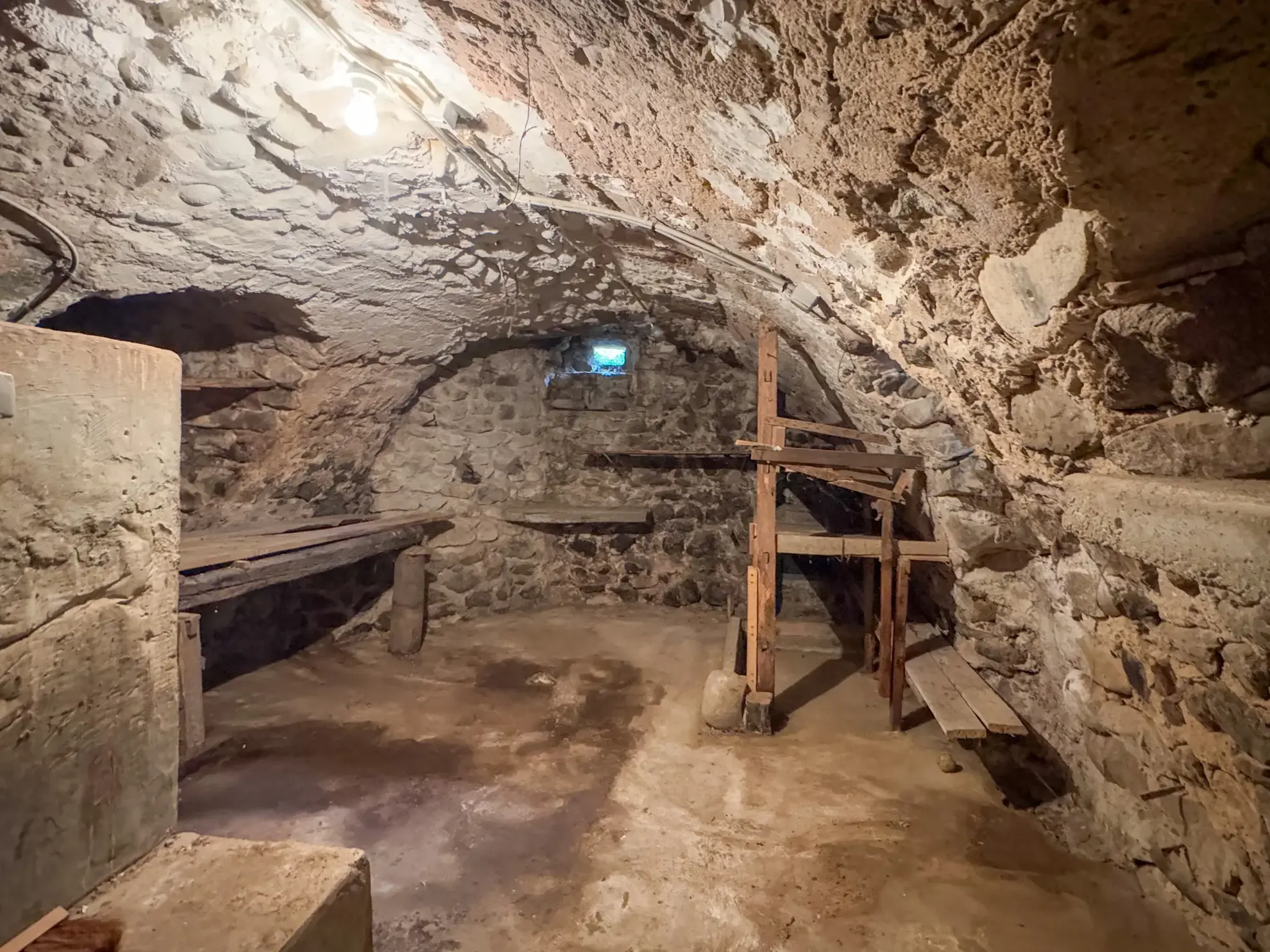 Maison de village à rénover de 85 m² avec terrains à Saint-Fortunat-sur-Eyrieux 