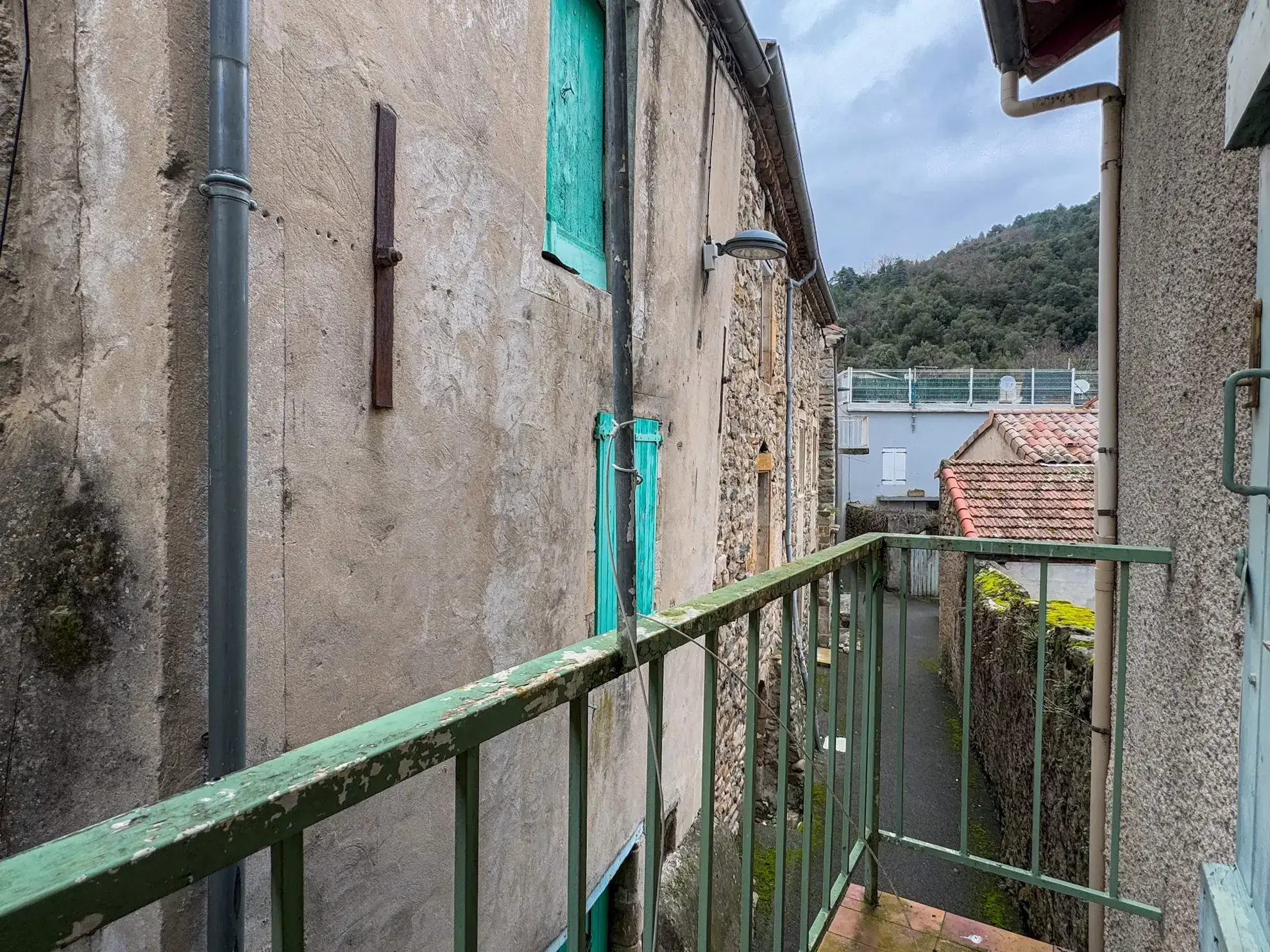 Maison de village à rénover de 85 m² avec terrains à Saint-Fortunat-sur-Eyrieux 