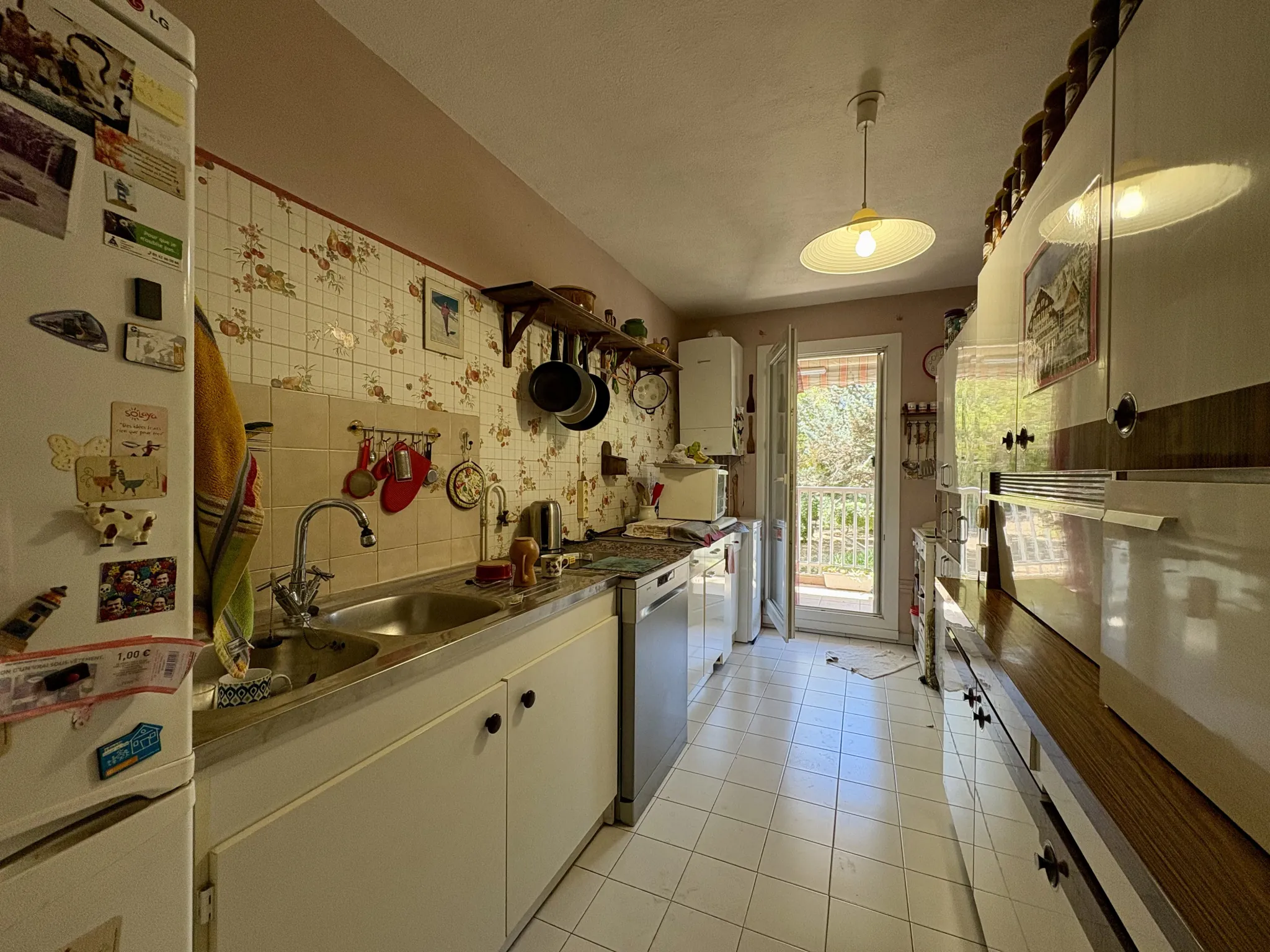 Appartement 4 pièces à Nîmes avec terrasse, parking et vue sur parc 